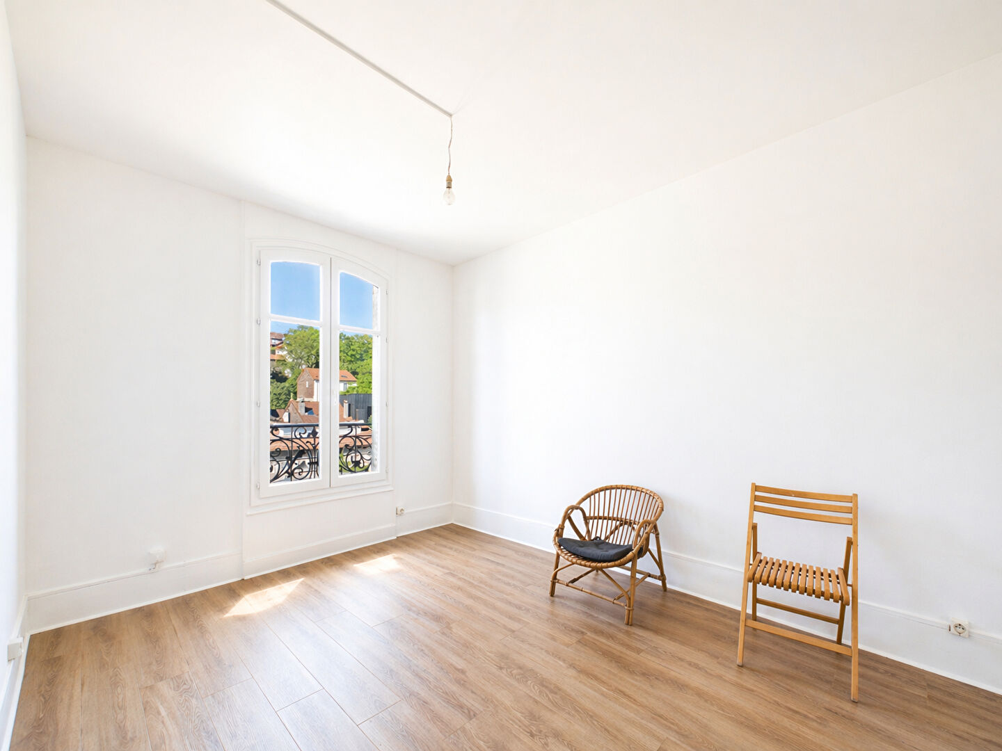 Ivry-sur-Seine (94) Exclusif 212 000 € Appartement 2 pièces , 1 chambre 38.33 m² Voir le bien