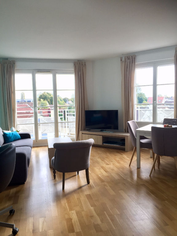 Combs-la-Ville (77) 748 € / mois cc Appartement 2 pièces , 1 chambre 43.80 m² Avec balcon Voir le bien