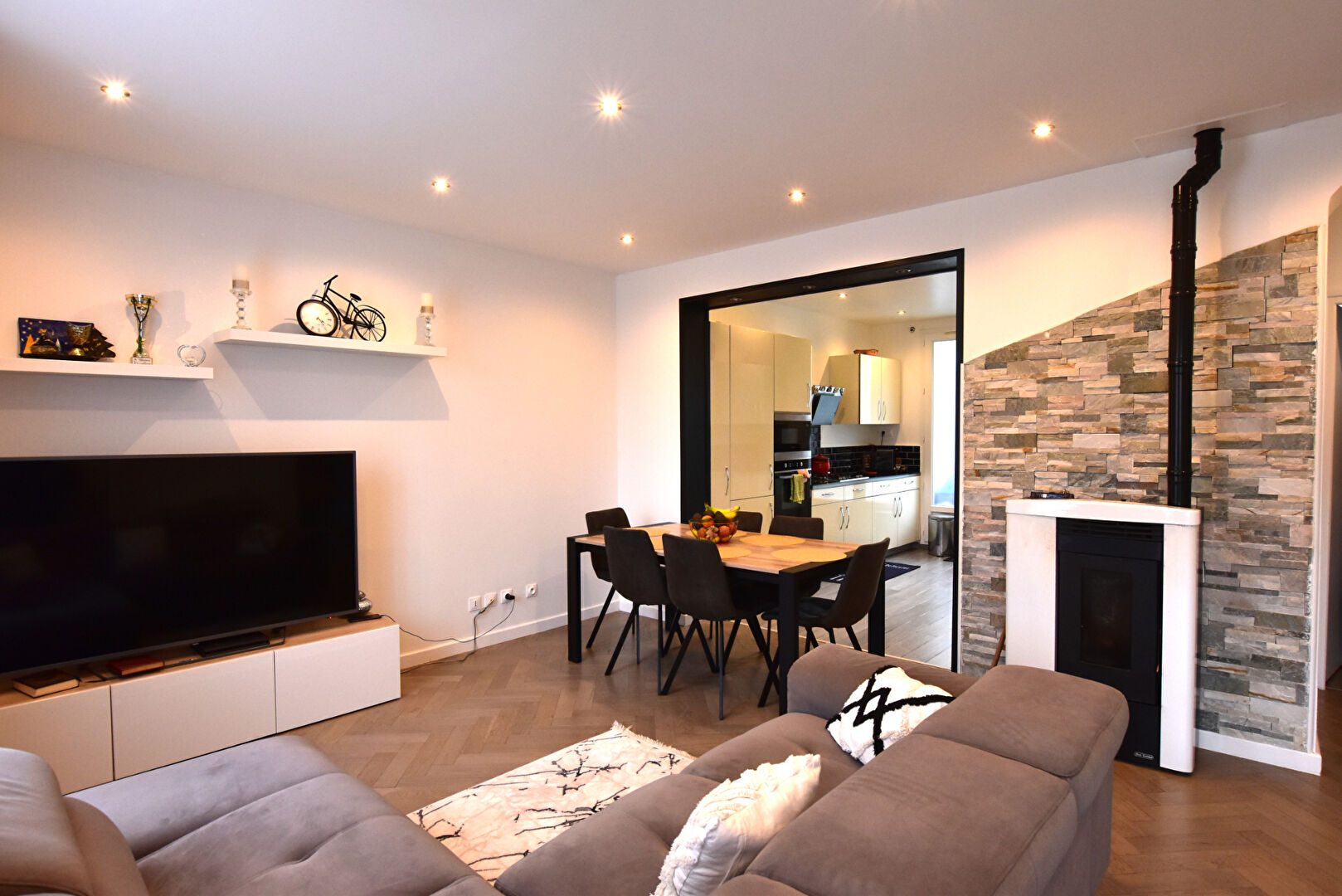Combs-la-Ville (77) 235 000 € Maison 4 pièces , 2 chambres 64.00 m² Avec jardin, terrasse