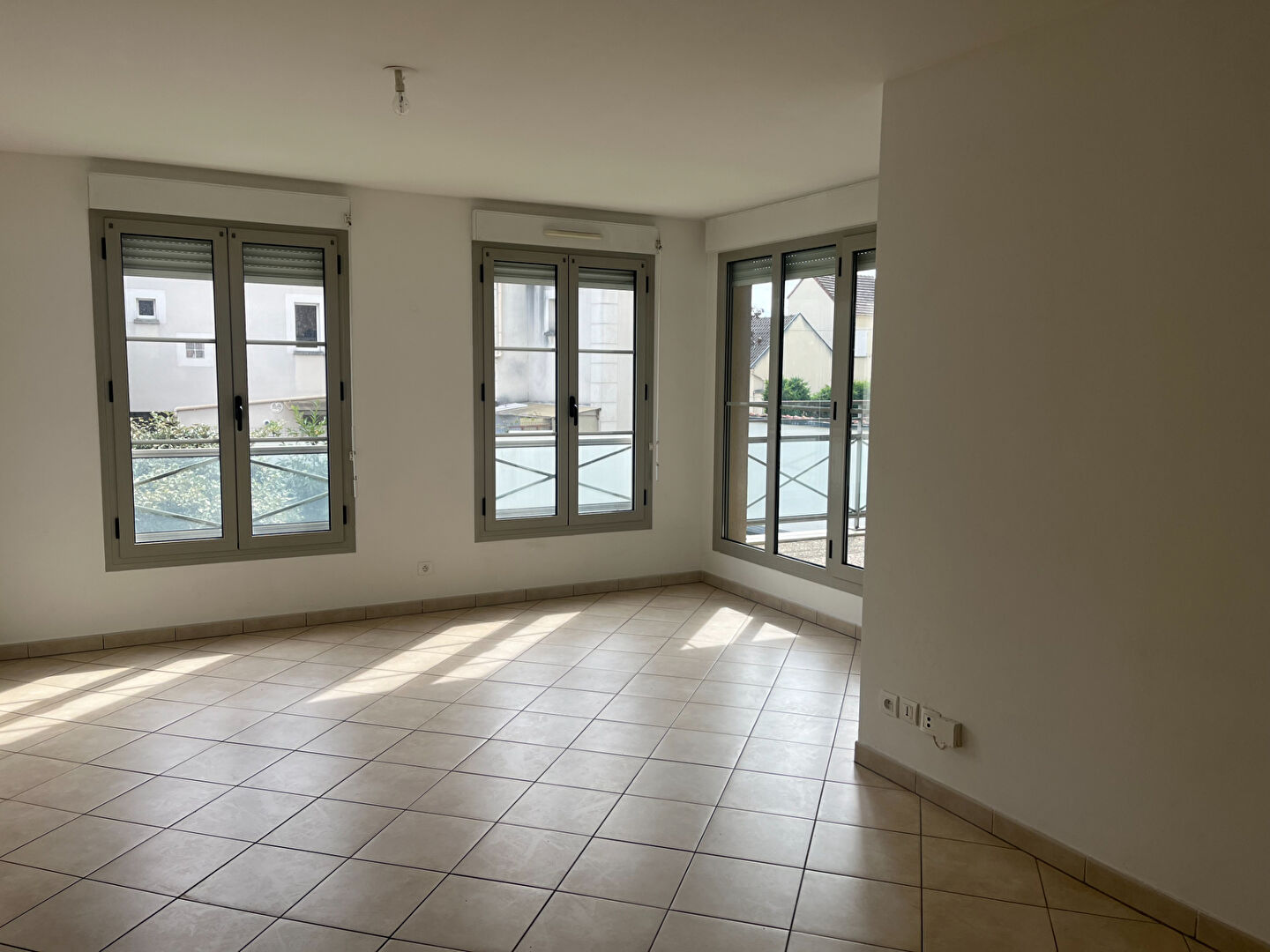 Appartement COMBS LA VILLE (77380) 3 pièces 63.79 m²