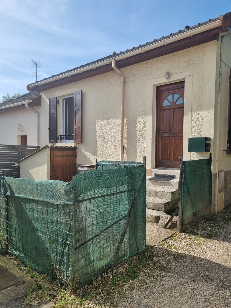 Location appartement 2 pièces, 25.30m², Combs-la-Ville - 615 € / mois cc