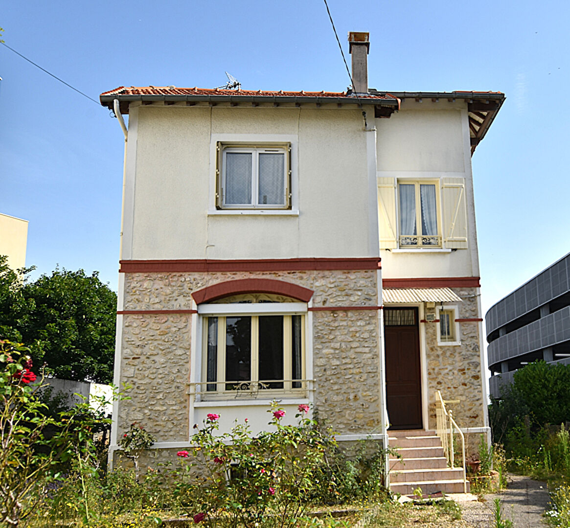 Combs-la-Ville (77) 320 000 € Maison 6 pièces , 3 chambres 89.00 m² Avec jardin, garage/box Voir le bien