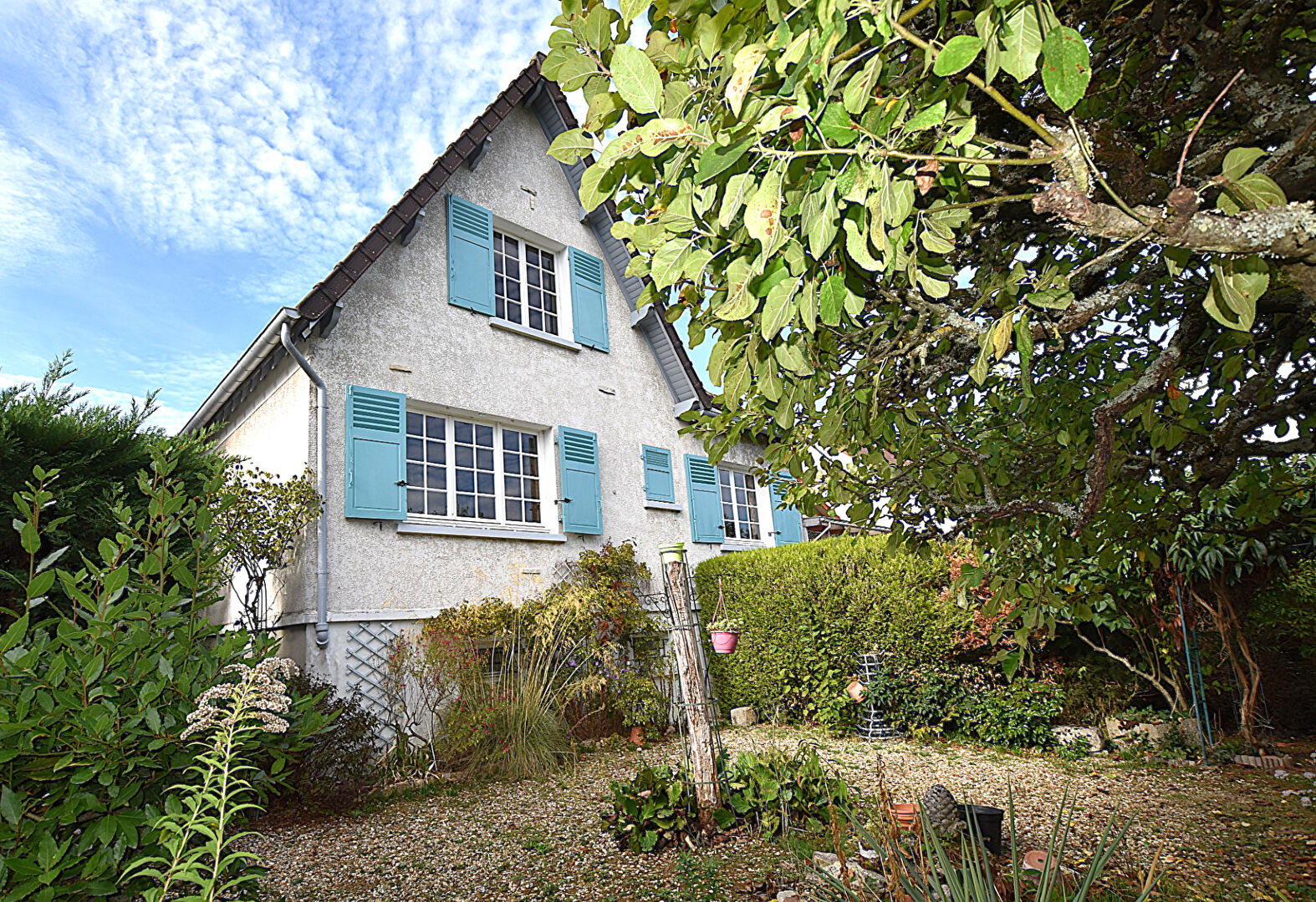 Quincy-sous-Sénart (91) 299 000 € Maison 5 pièces , 3 chambres 104.00 m² Avec jardin