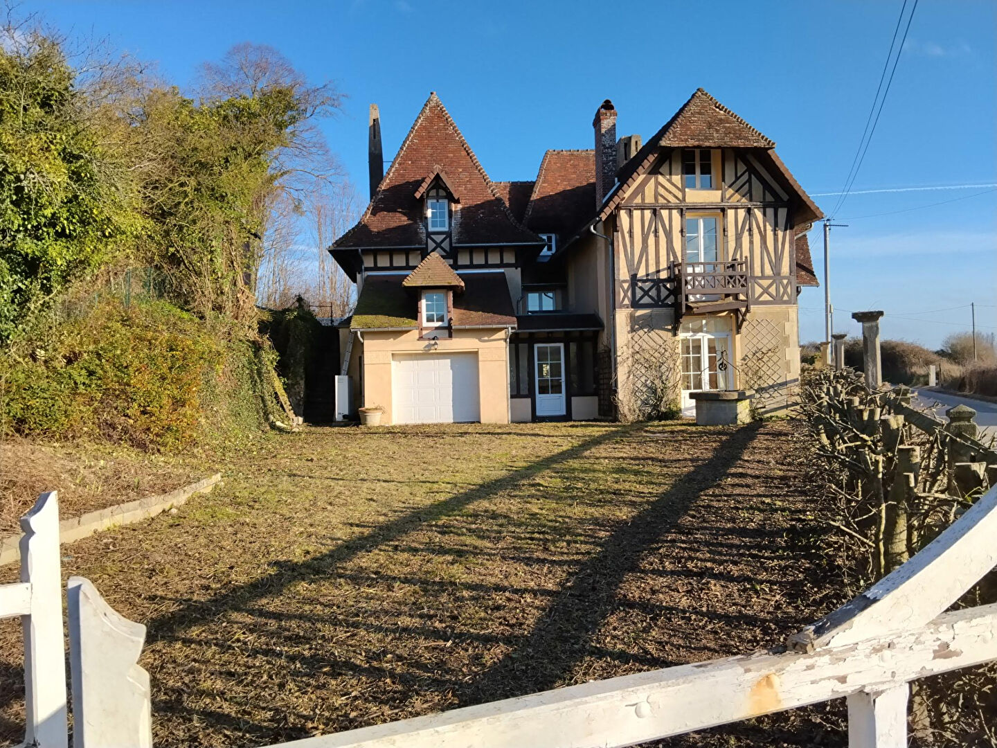 Maison DAMBLAINVILLE (14620) 9 pi&egrave;ces 233.00 m&sup2;