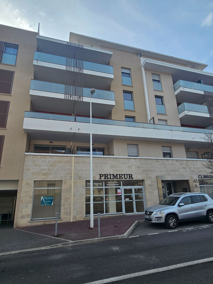 Local commercial CAGNES SUR MER (06800) 2 pi&egrave;ces 69.00 m&sup2;