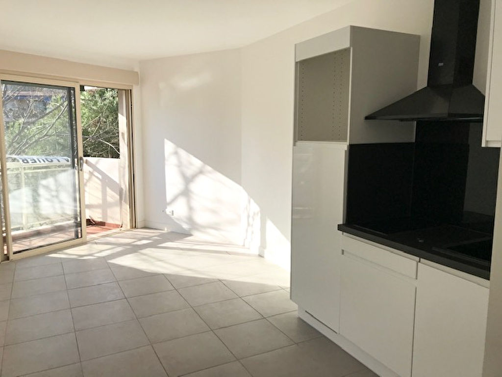 Appartement CANNES (06400) 1 pi&egrave;ce 23.85 m&sup2;