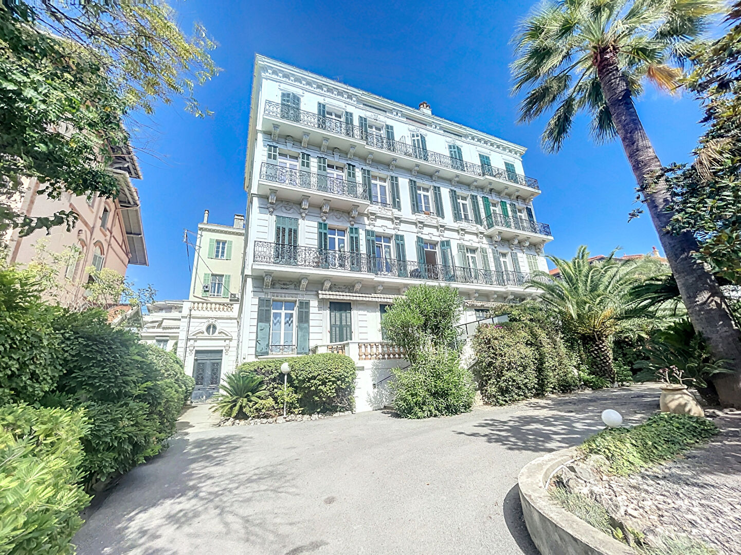Appartement CANNES (06400) 4 pièces 105.00 m²