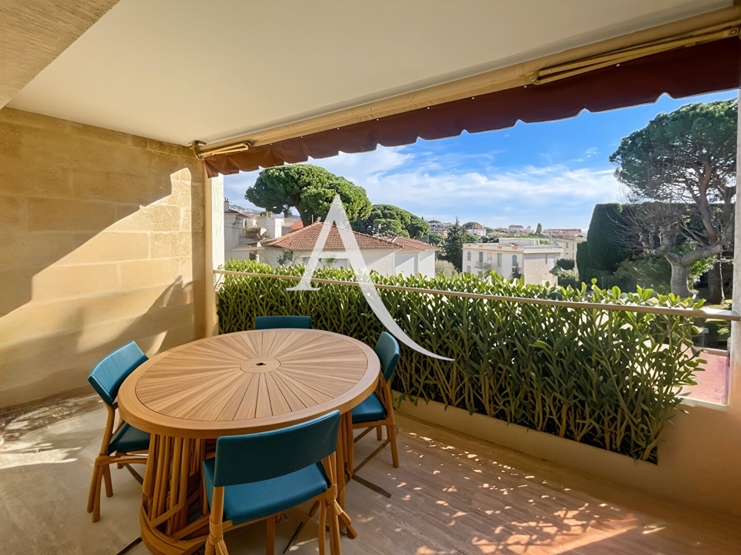 Appartement CANNES (06400) 2 pièces 63.45 m²