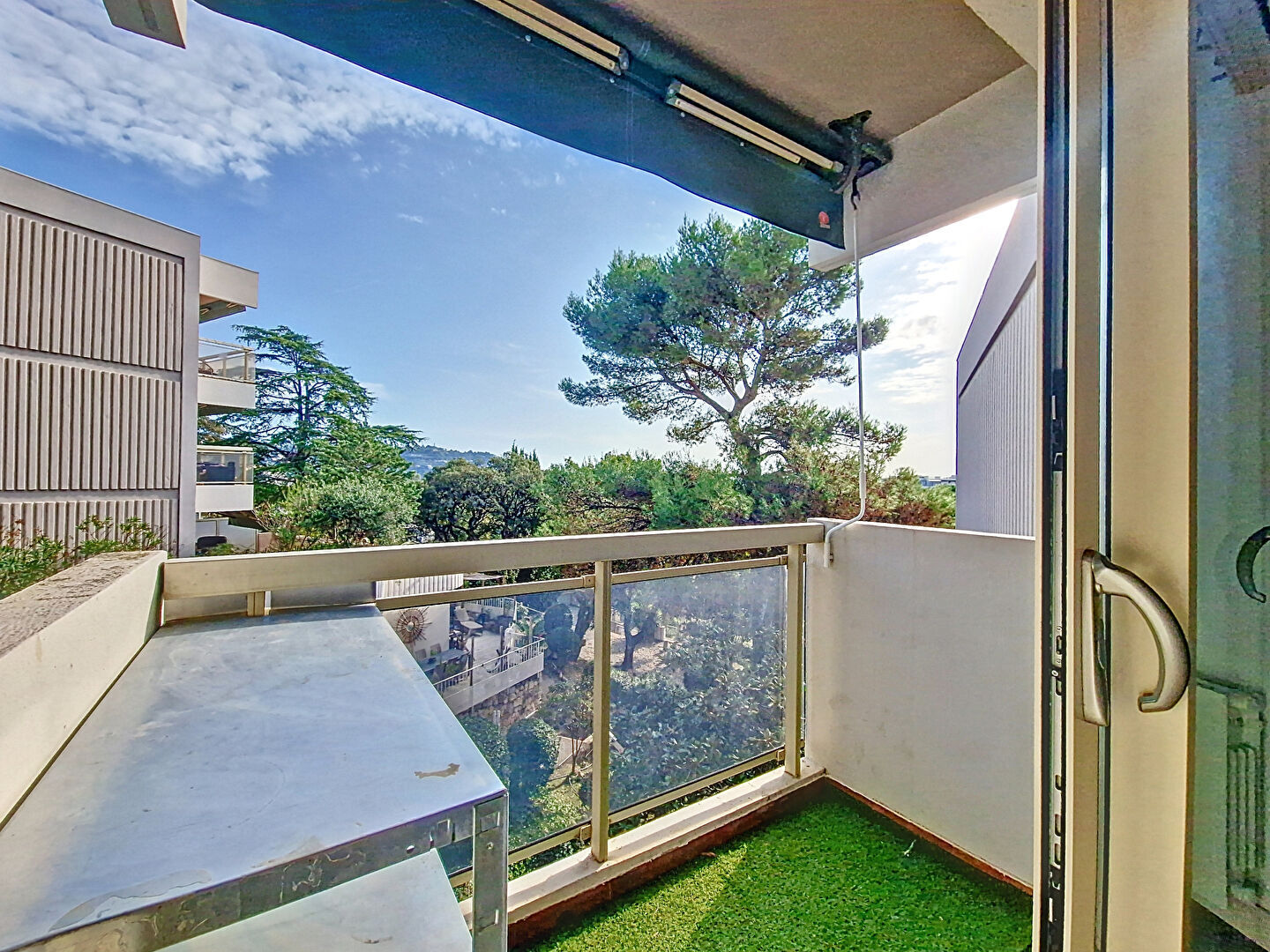 Appartement CANNES (06400) 1 pièce 24.14 m²