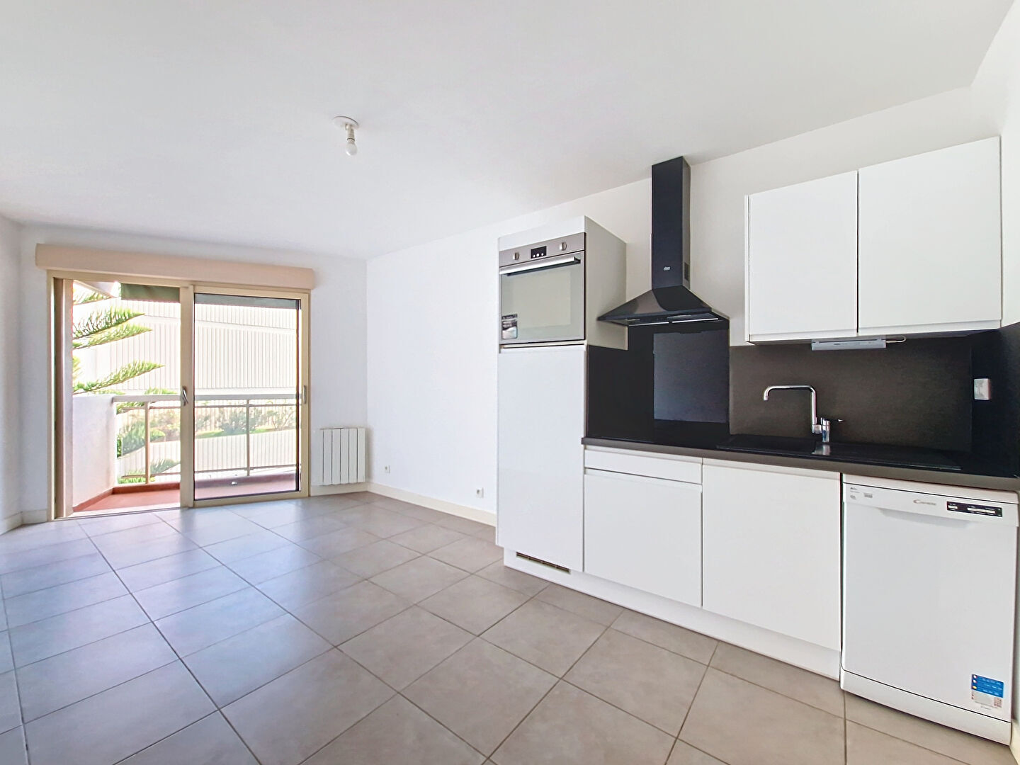 Appartement CANNES (06400) 1 pièce 24.05 m²