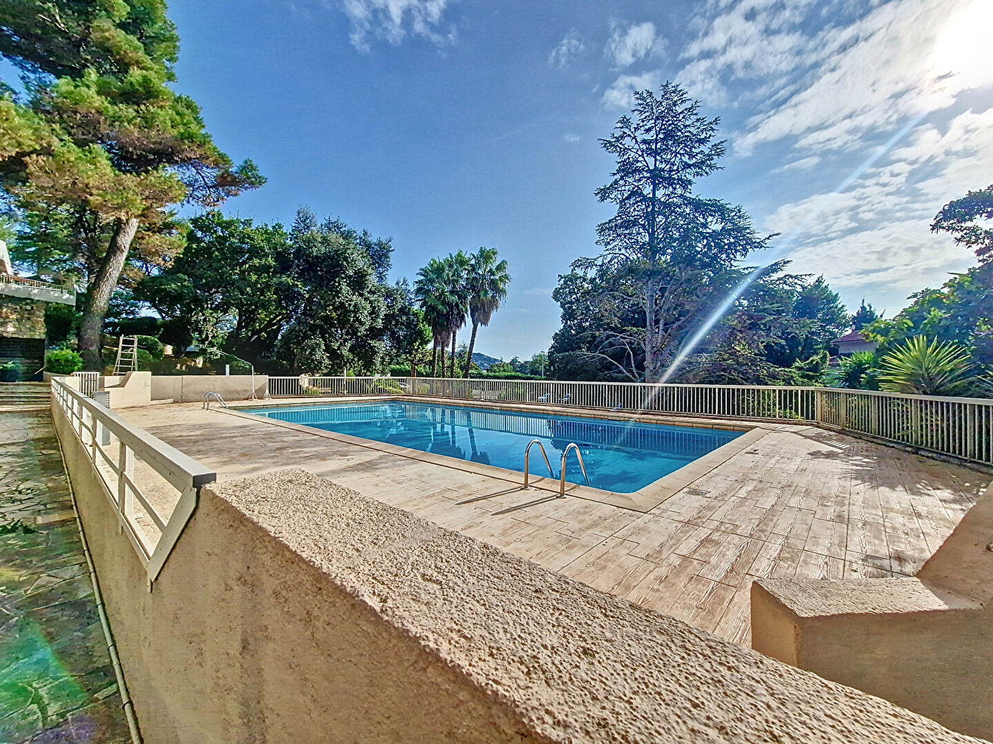 Appartement CANNES (06400) 1 pièce 24.14 m²