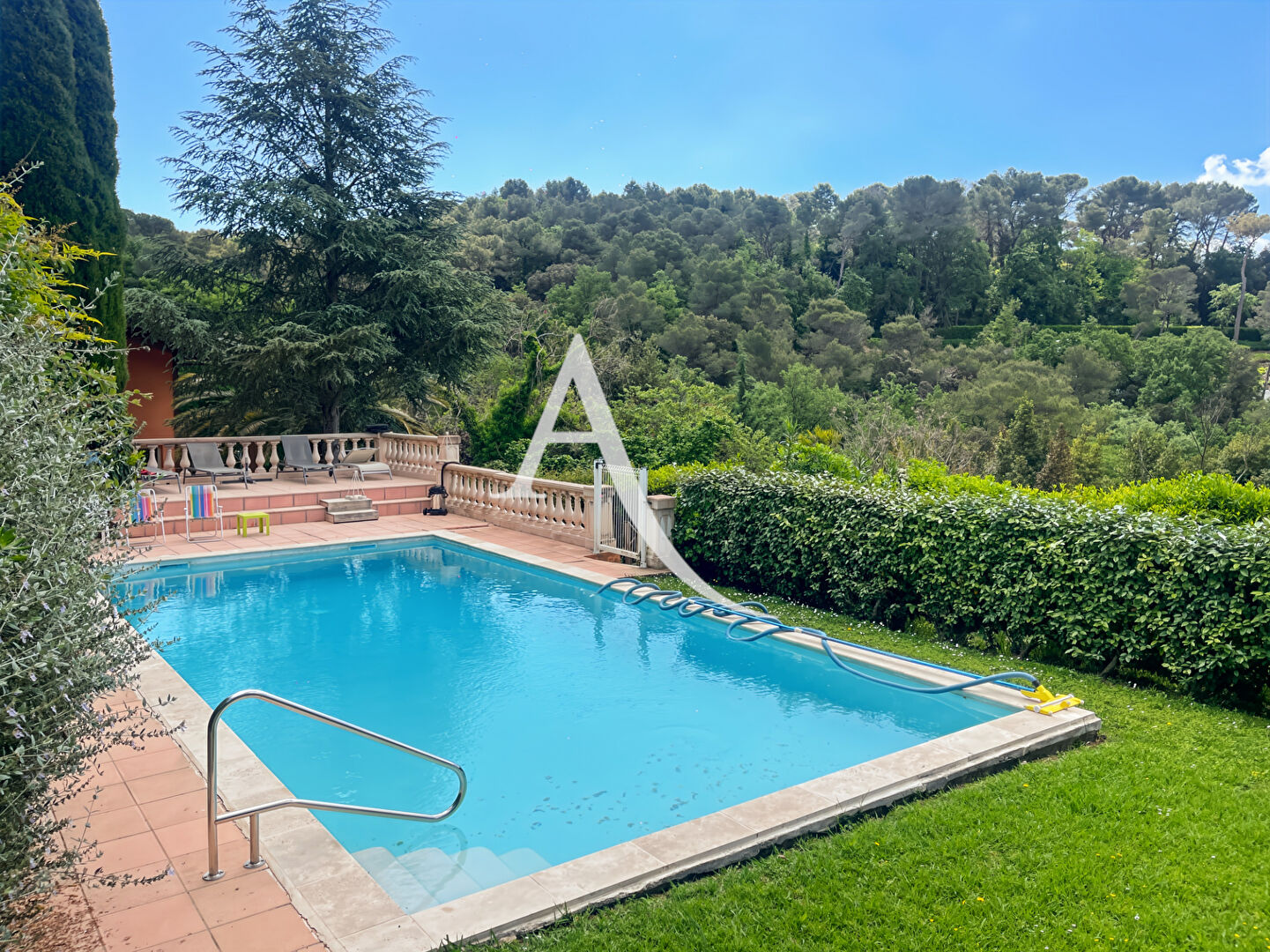 Maison MOUGINS (06250) 6 pièces 260.00 m²