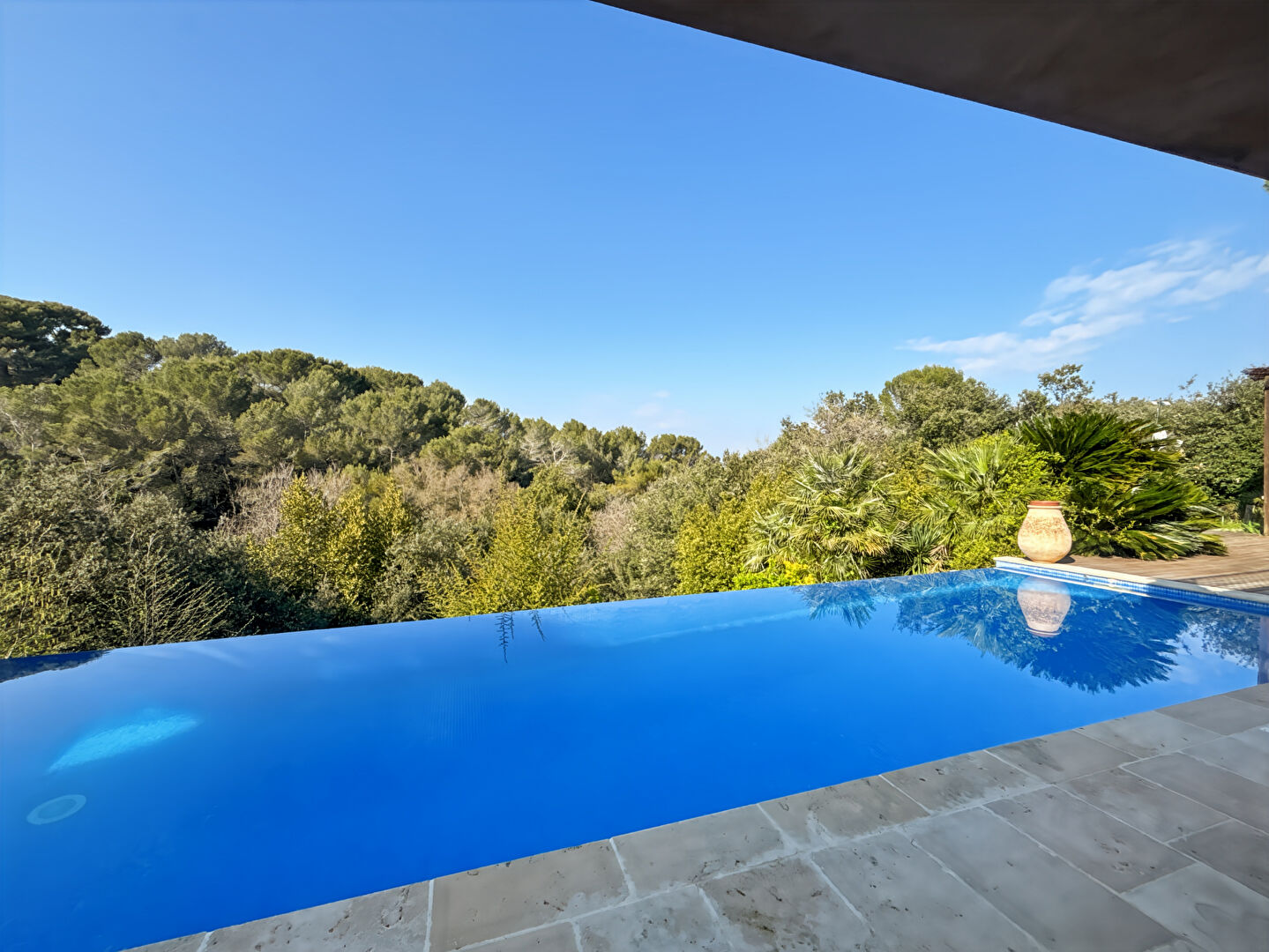 Maison ANTIBES (06160) 10 pi&egrave;ces 295.00 m&sup2;