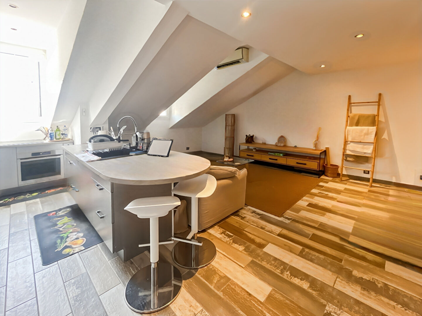 Appartement CANNES (06400) 2 pièces 44.07 m²