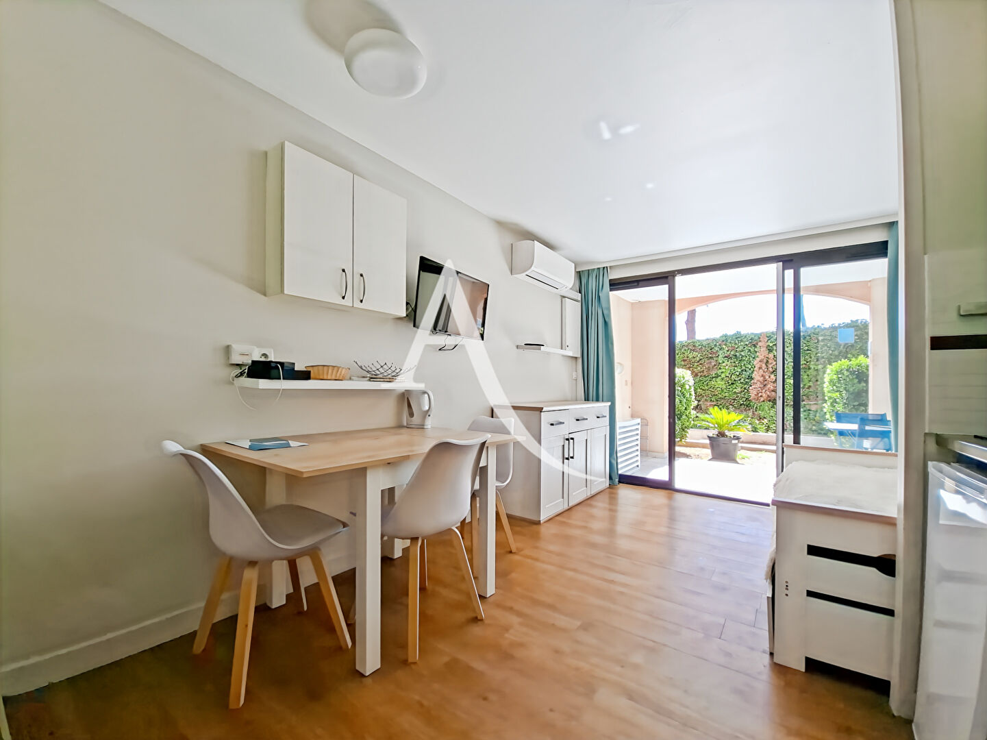 Appartement CANNES (06150) 2 pièces 27.00 m²