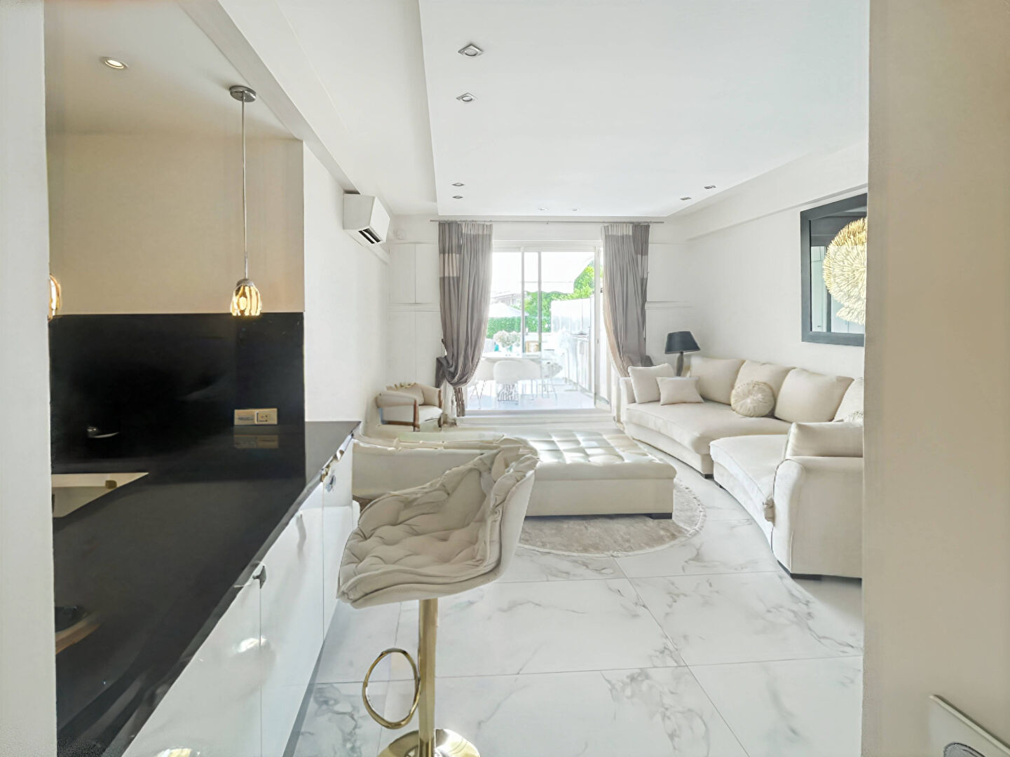 Appartement CANNES (06400) 2 pièces 51.00 m²