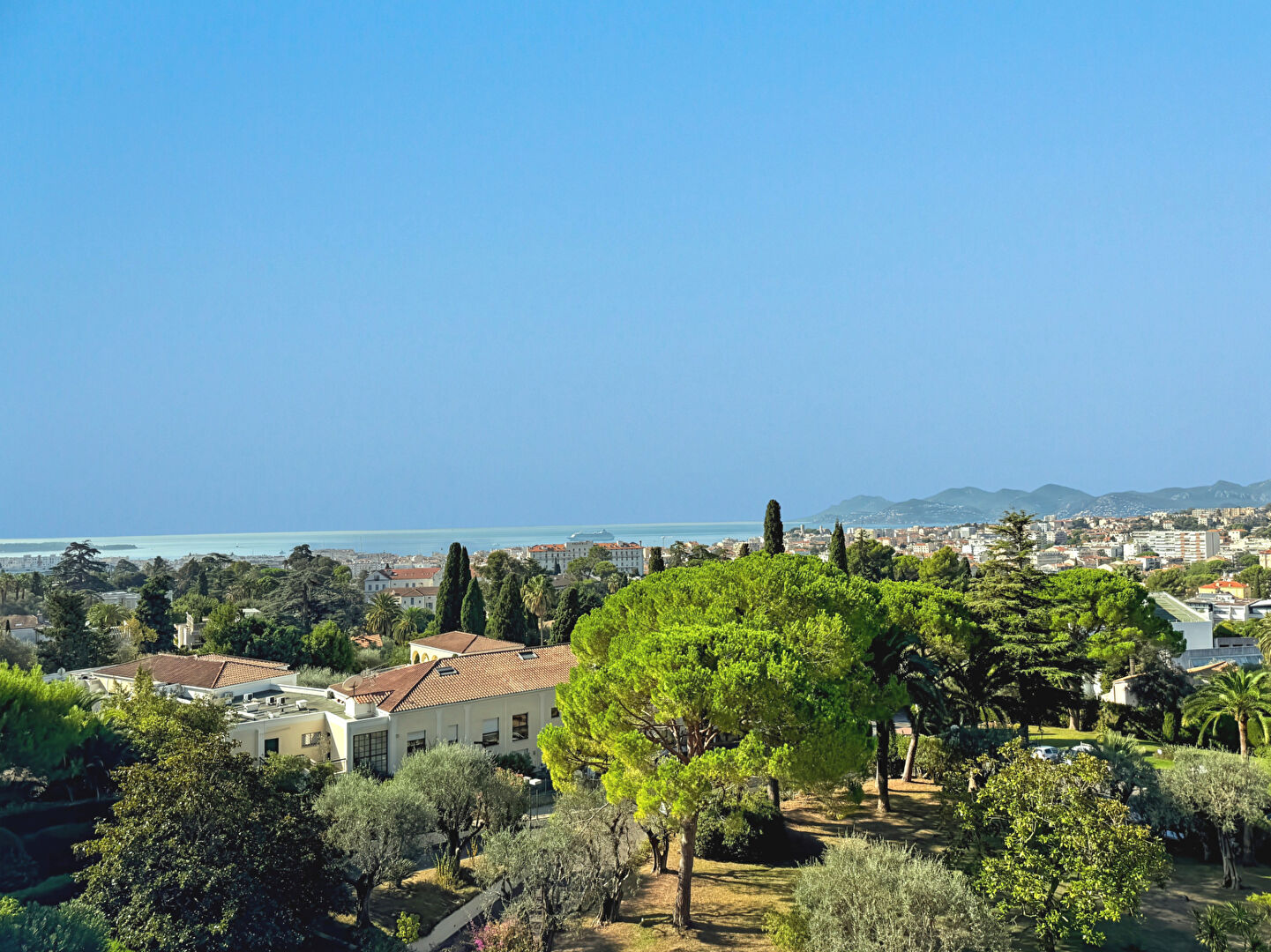 Appartement CANNES (06400) 4 pièces 106.00 m²