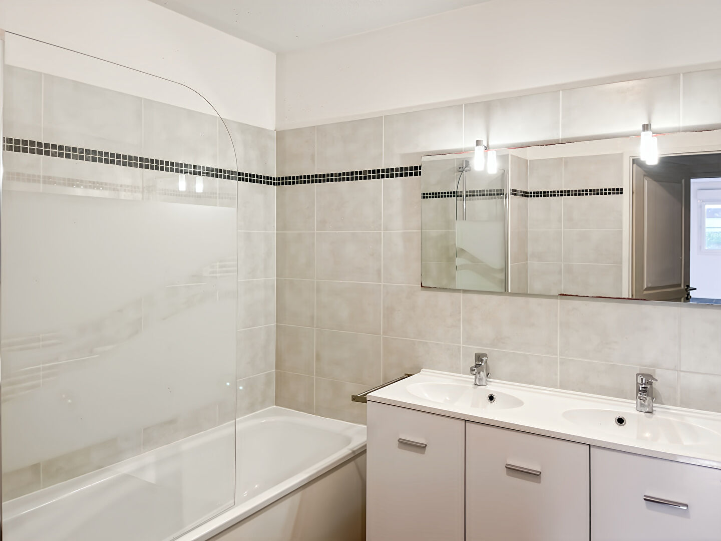 3-room Apartment - 68m² - Le Cannet — 68.00 sqm, 2 bedrooms, floor 1 — photo 5