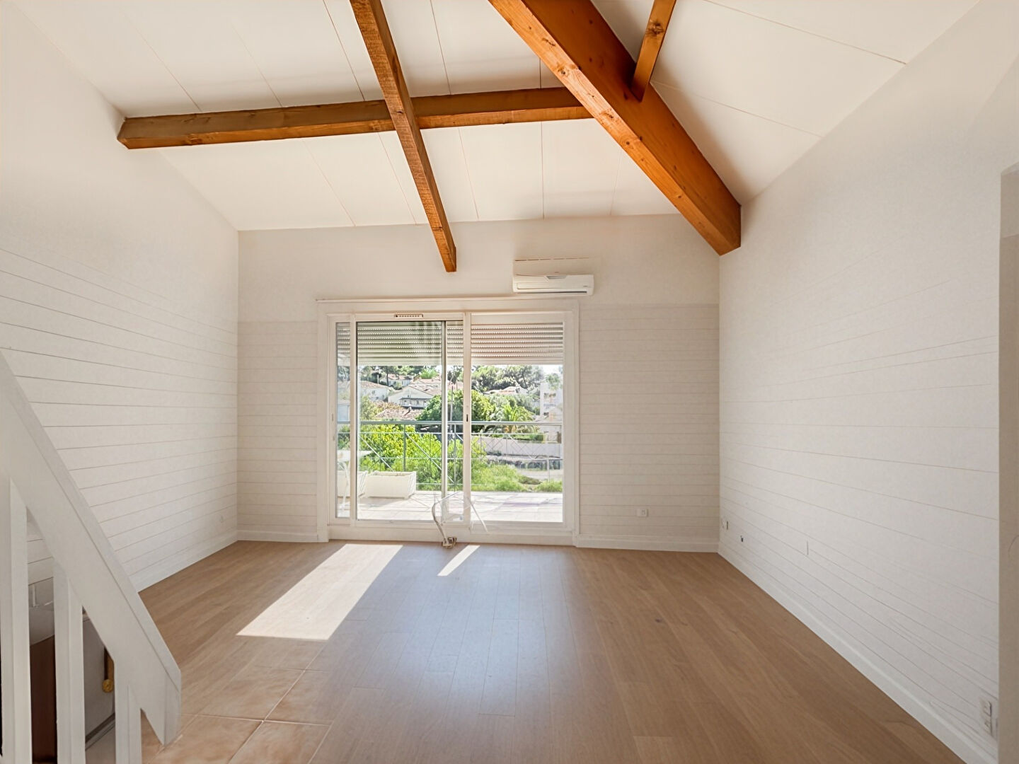 3-room Apartment - 55m² - Le Cannet — 55.00 sqm, 1 bedroom, balcony — photo 2