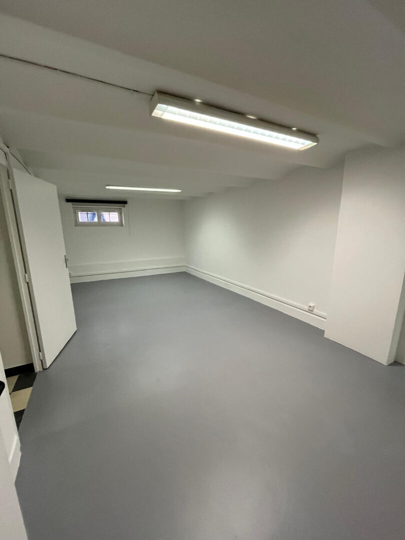 Entrep&ocirc;t / Local industriel CANNES (06400) 99.00 m&sup2;