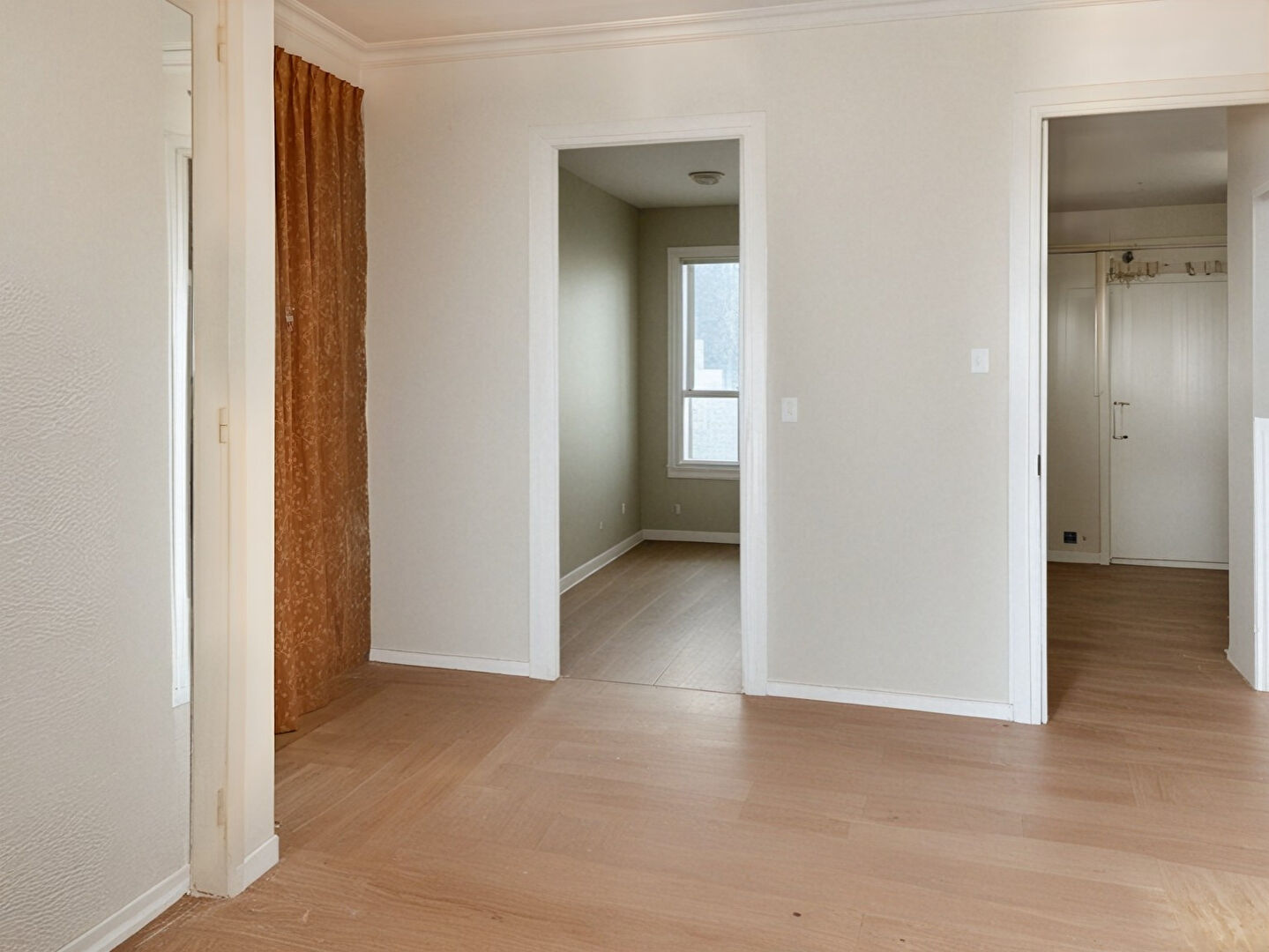 Appartement 2 pièces - 74m² - Le Cannet — 74.00 m², 1 chambre, ascenseur — photo 4