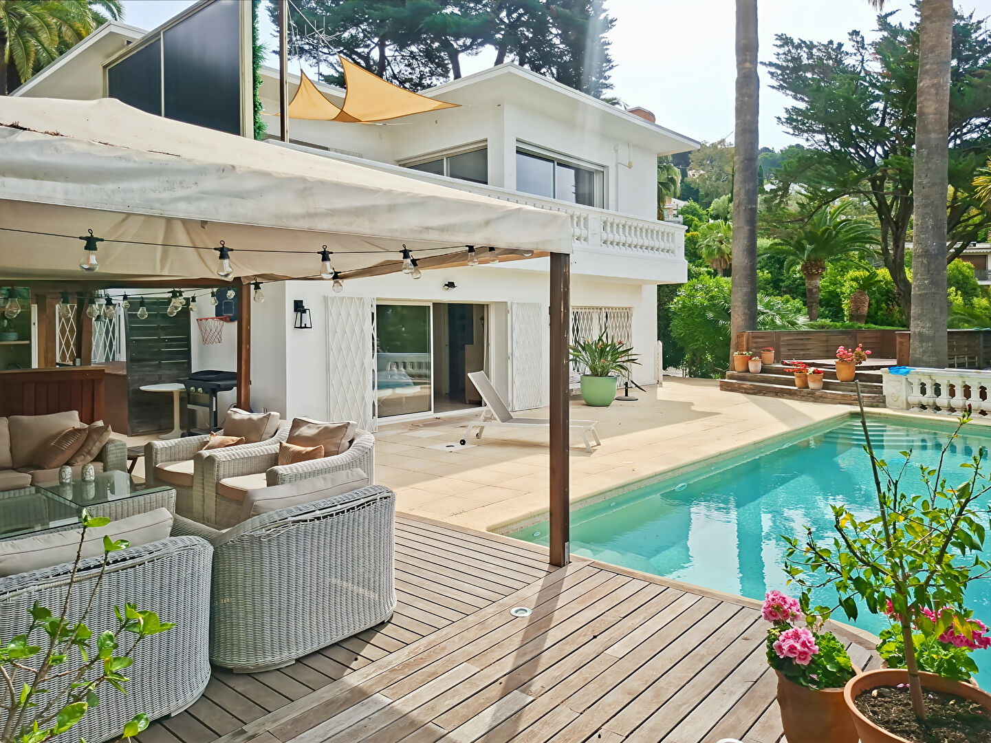 Maison 5 pièces - 200m² - Le Cannet — 200.00 m², 3 chambres — photo 2