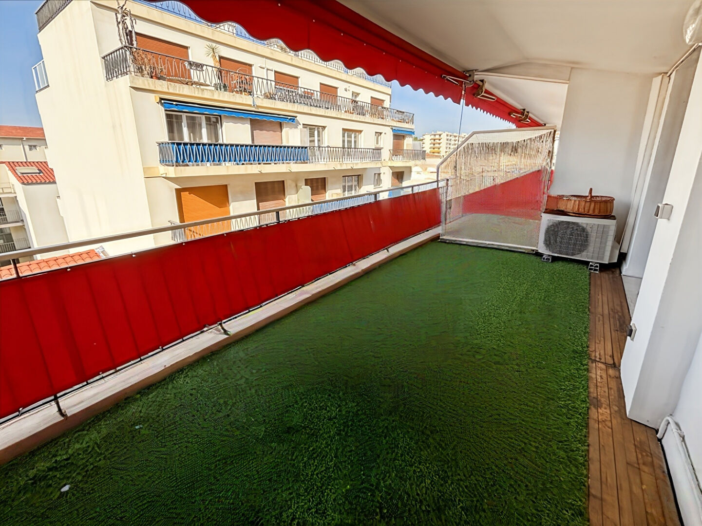 Appartement CANNES (06400) 1 pi&egrave;ce 27.75 m&sup2;