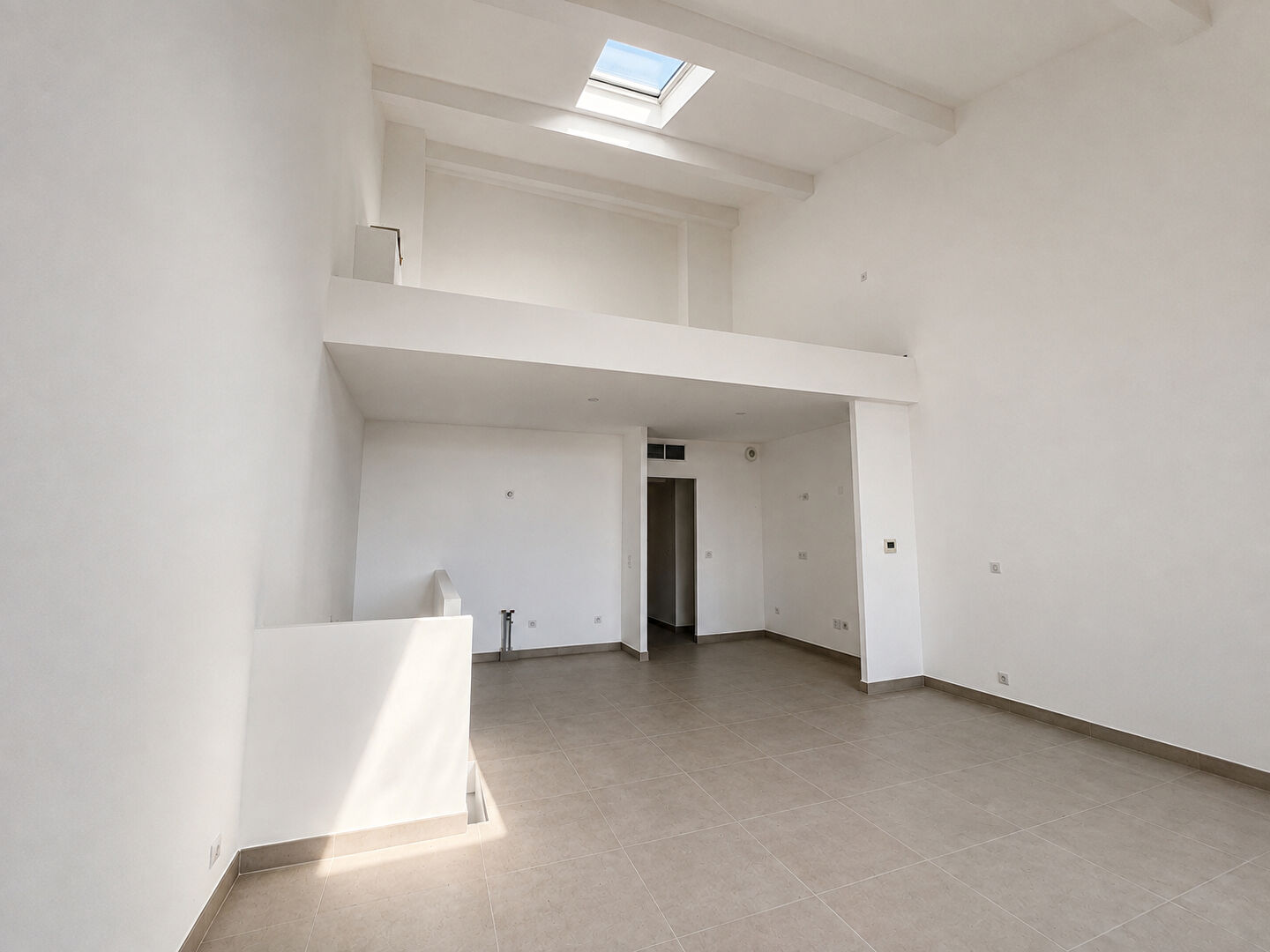 Appartement CANNES (06400) 4 pi&egrave;ces 108.00 m&sup2;