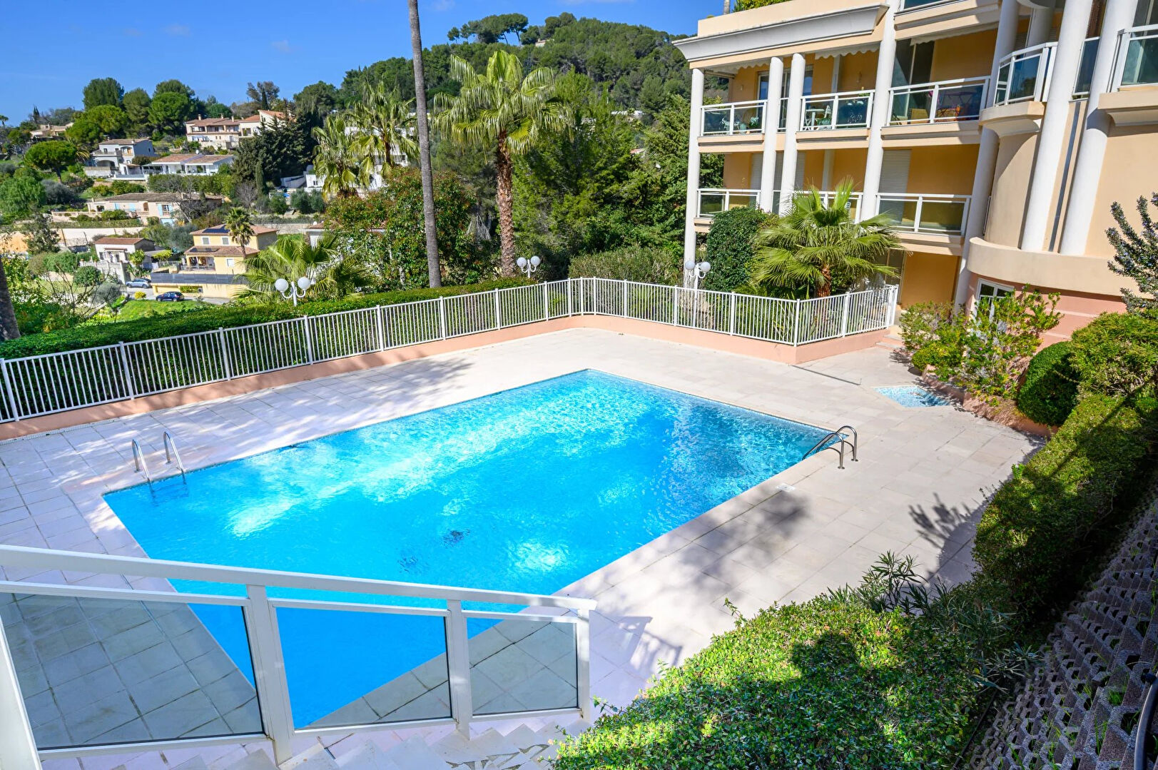Appartement LE CANNET (06110) 3 pi&egrave;ces 93.00 m&sup2;