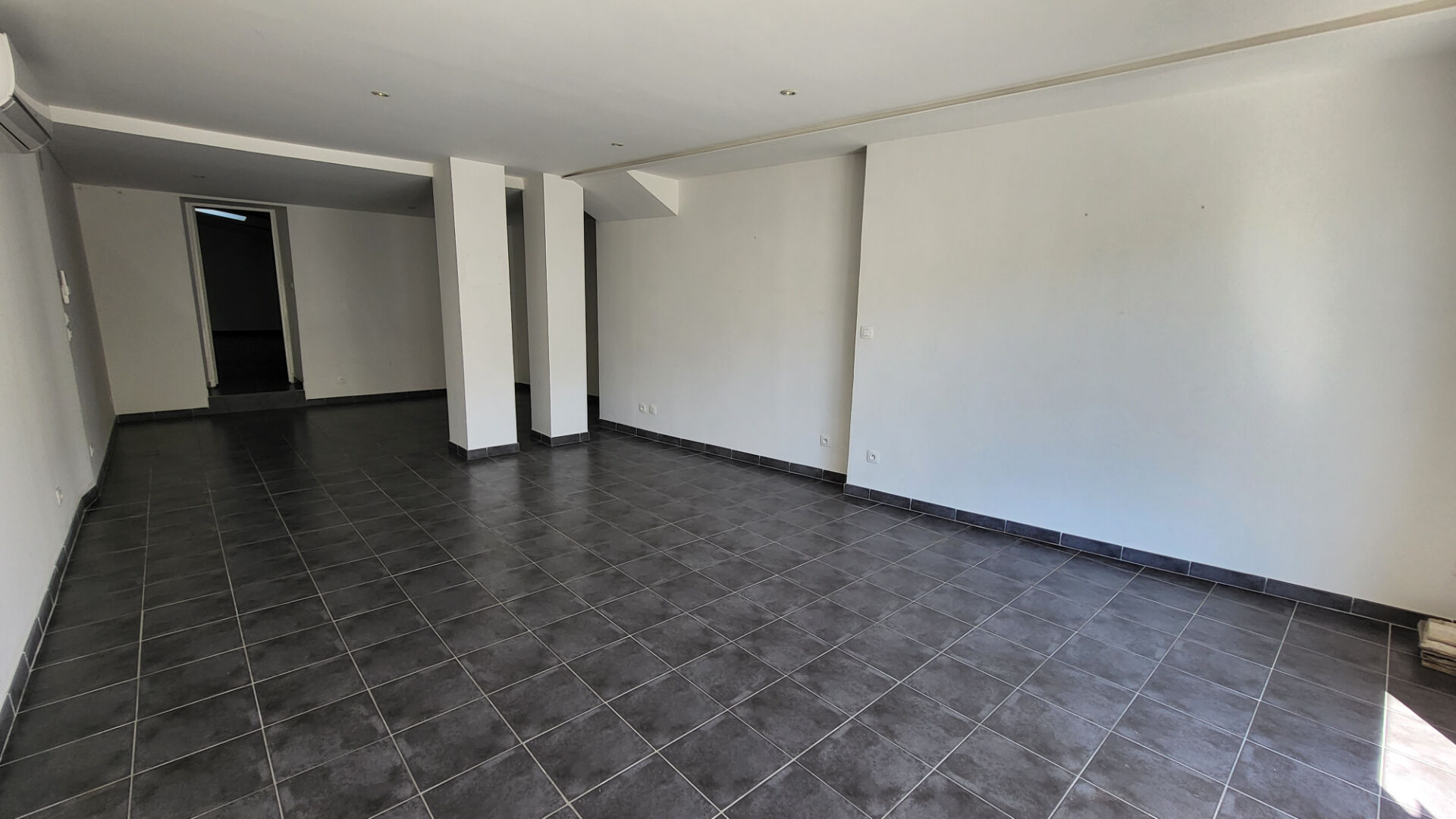 Local commercial CARCASSONNE (11000) 2 pièces 68.63 m²