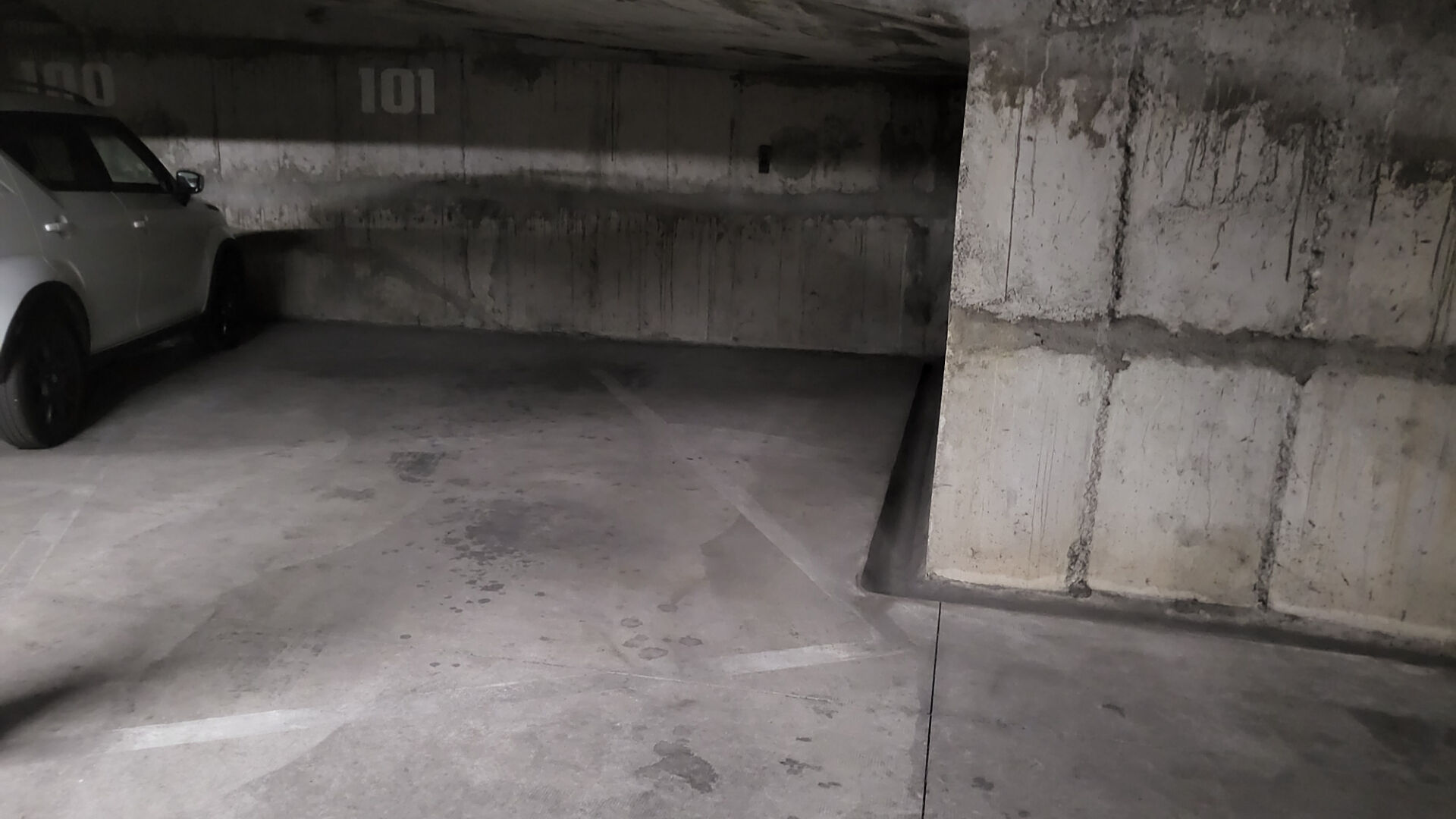 Parking / box CARCASSONNE (11000)