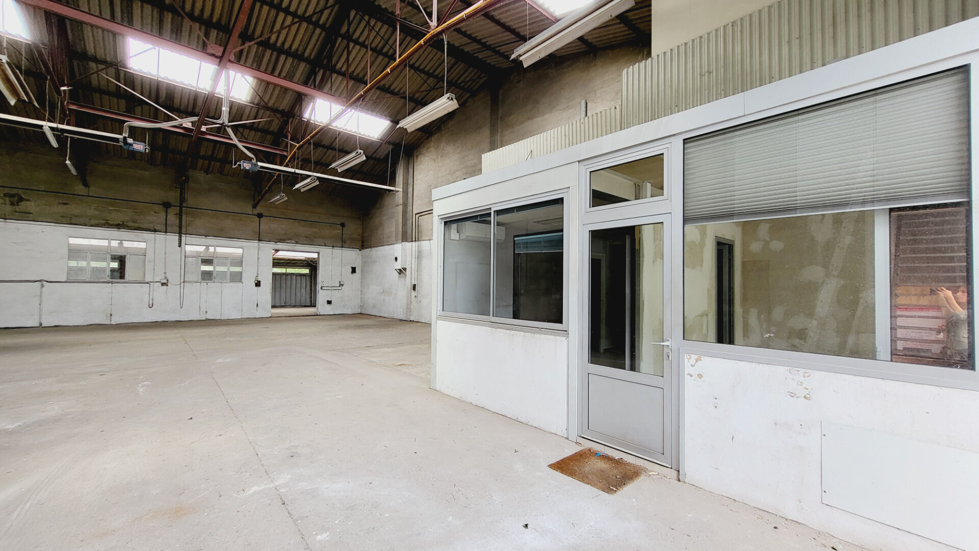 Local commercial CARCASSONNE (11000) 320.00 m²