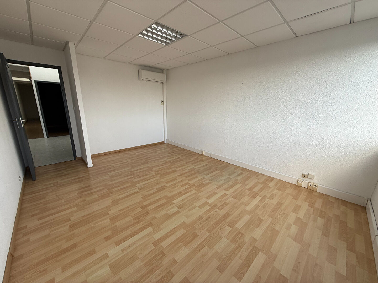 Bureaux CARCASSONNE (11000) 150.29 m&sup2;