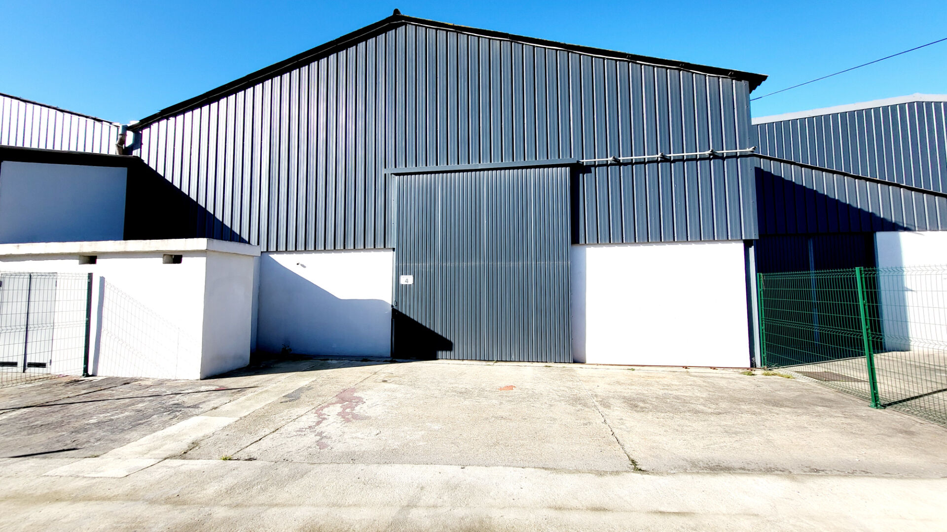 Entrepôt / Local industriel CARCASSONNE (11000) 1040.00 m²