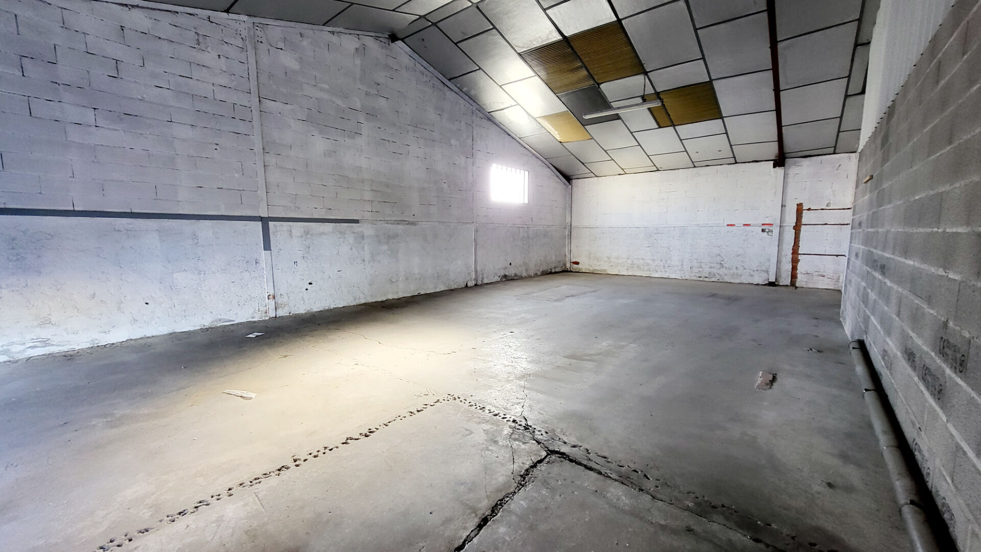 Entrepôt / Local industriel TREBES (11800) 115.00 m²