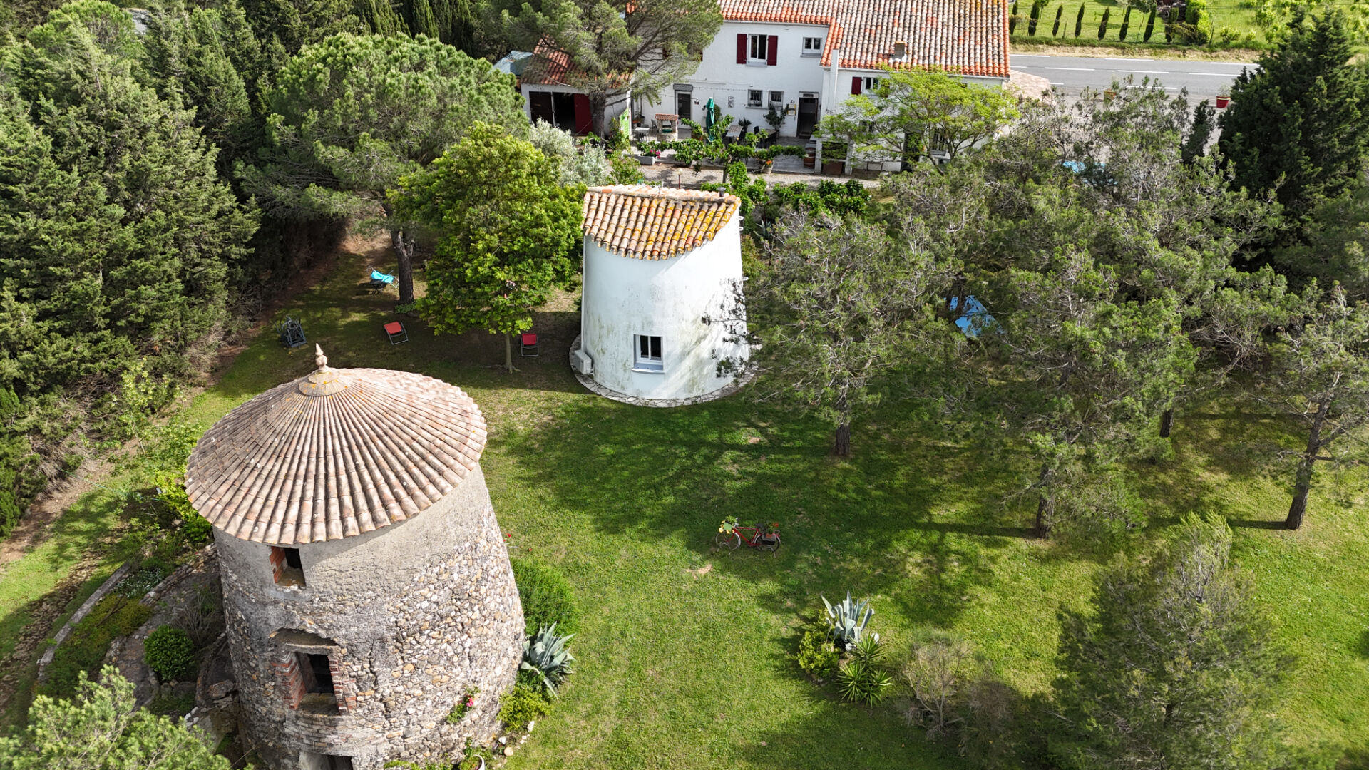 Maison MARSEILLETTE (11800) 12 pi&egrave;ces 450.00 m&sup2;