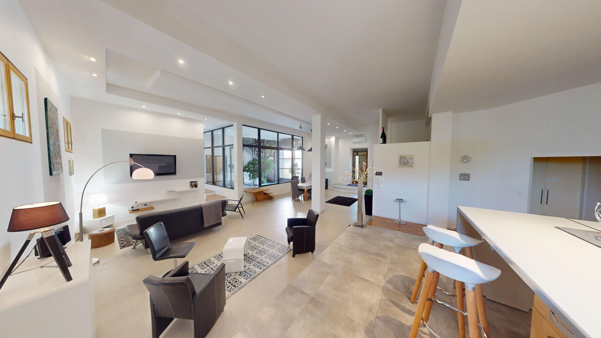 Maison RUSTIQUES (11800) 15 pièces 519.00 m²