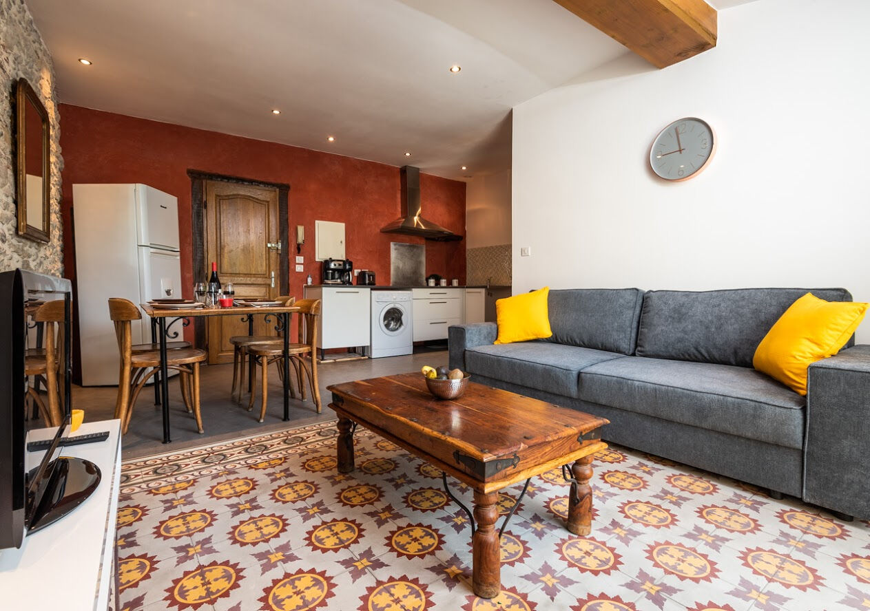 Immeuble CARCASSONNE (11000) 12 pièces 223.00 m²