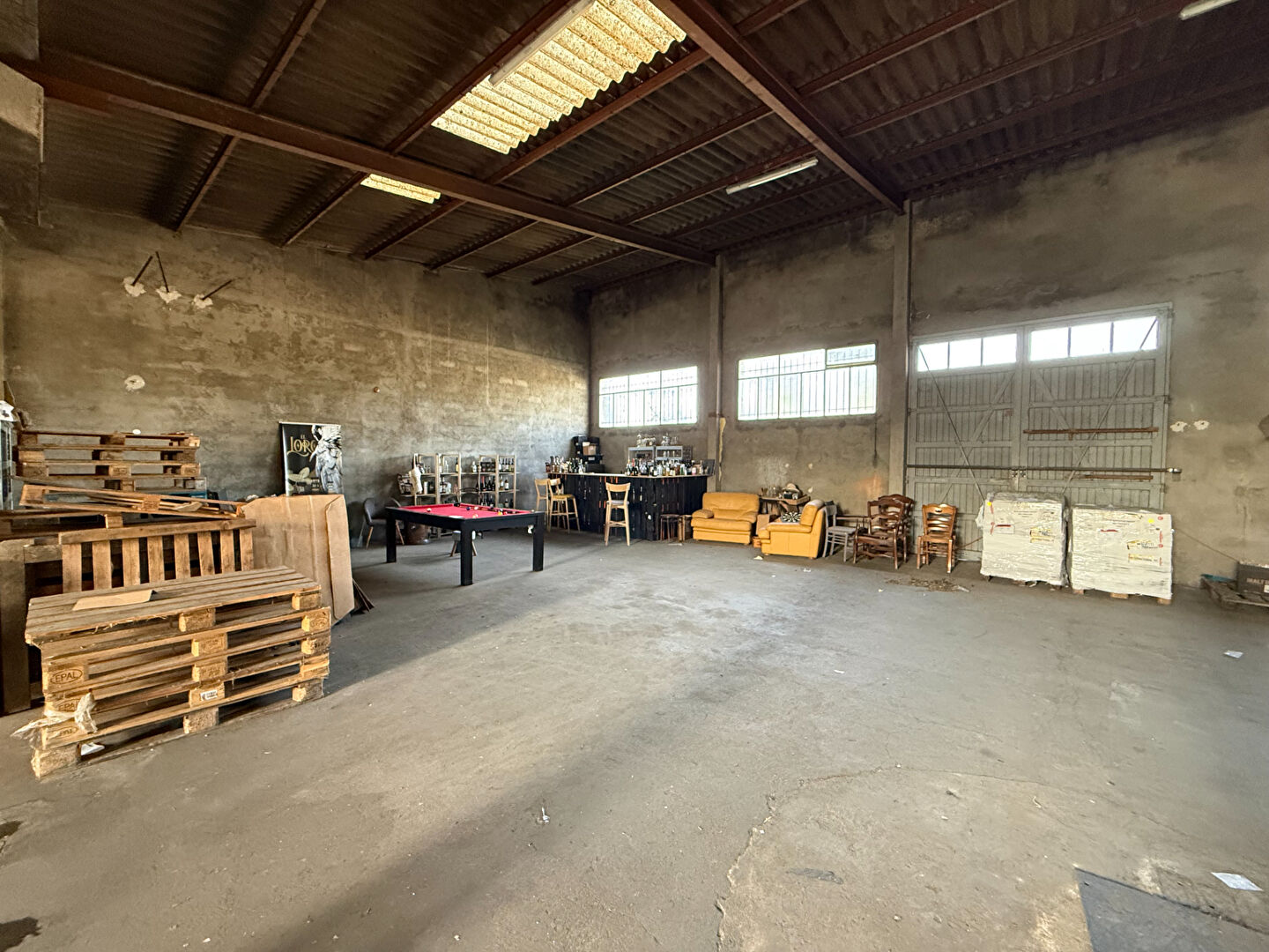 Entrep&ocirc;t / Local industriel CARCASSONNE (11000) 265.00 m&sup2;