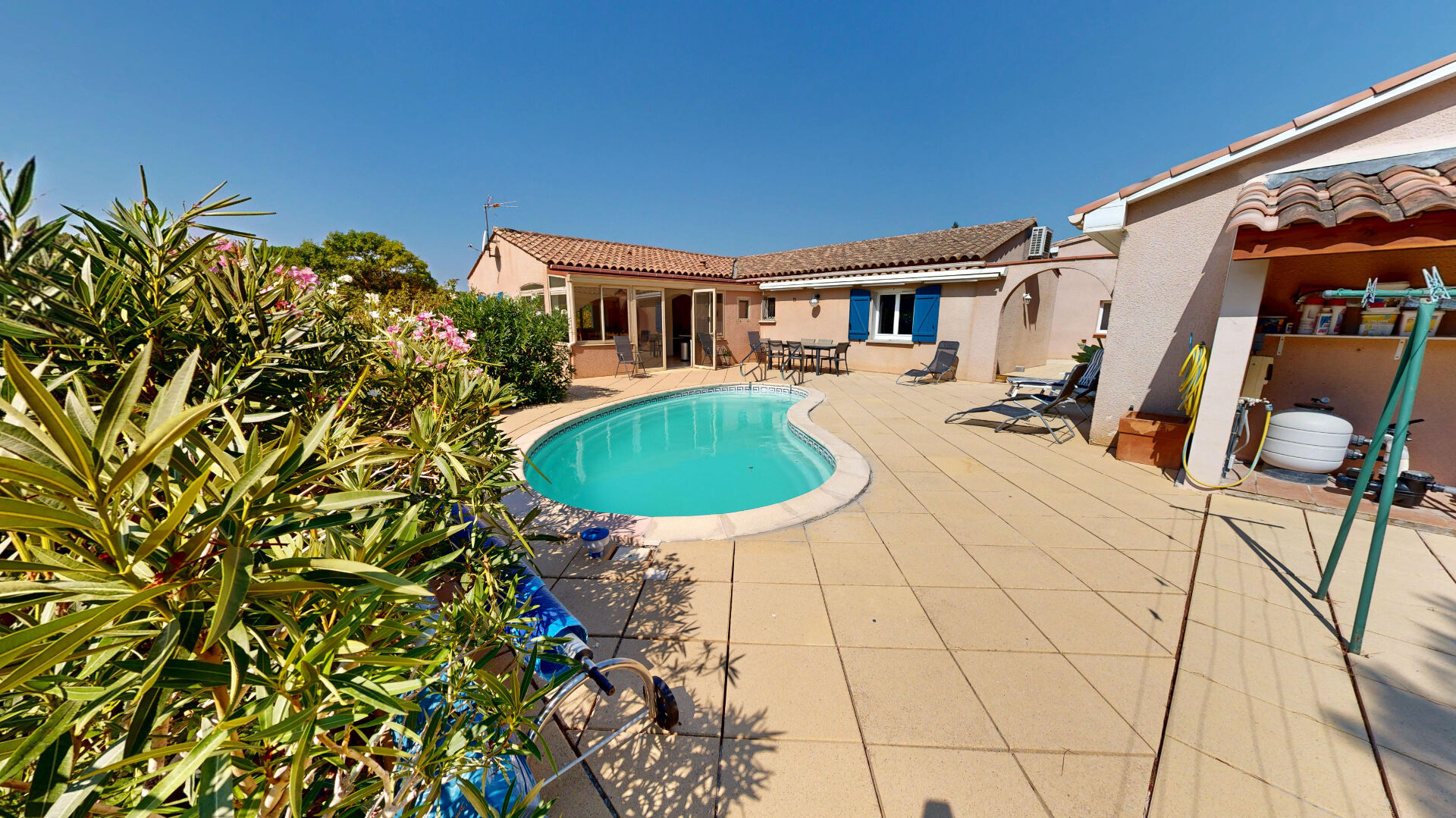 Maison FLOURE (11800) 8 pi&egrave;ces 215.00 m&sup2;