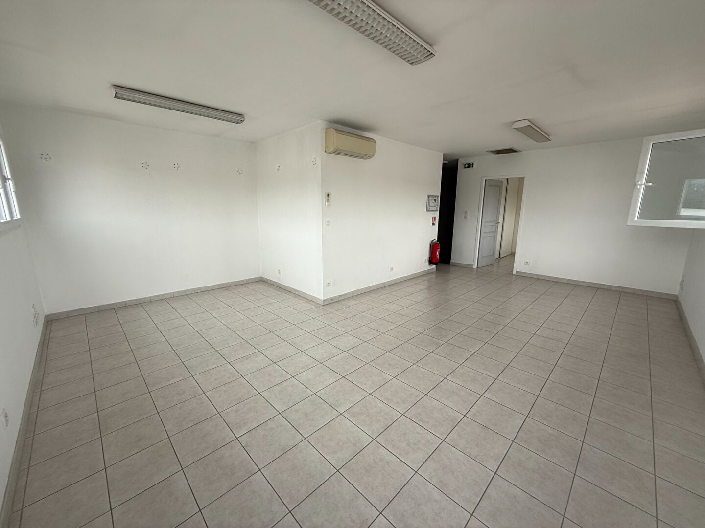 Bureaux CARCASSONNE (11000) 120.00 m&sup2;