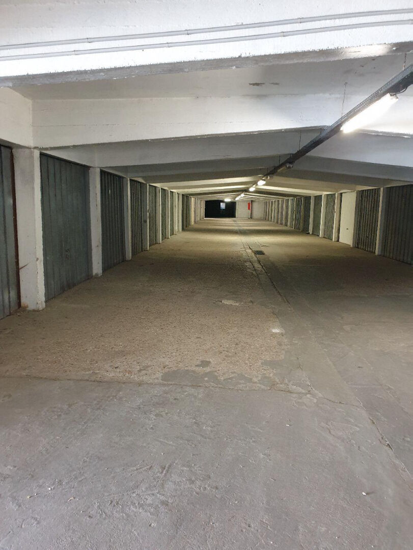Parking / box LIMEIL BREVANNES (94450) 12.00 m&sup2;