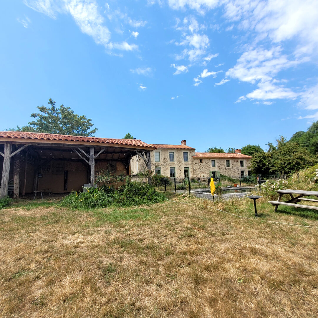 Maison LE CHAMP SAINT PERE (85540) 14 pi&egrave;ces 283.48 m&sup2;