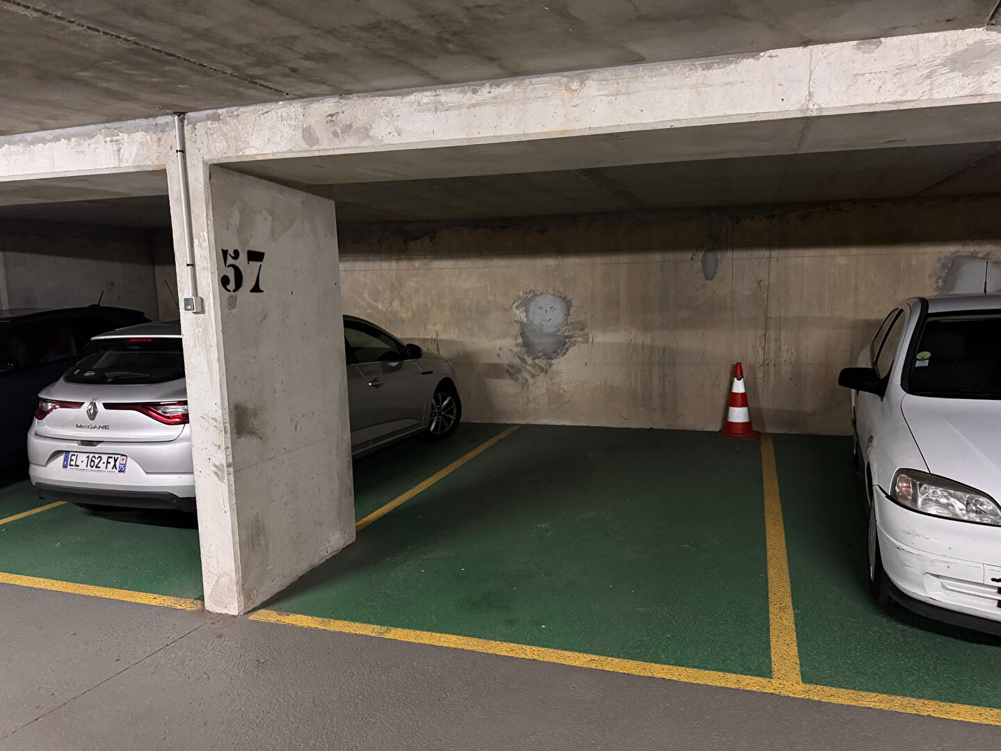 Parking / box Paris (75011)