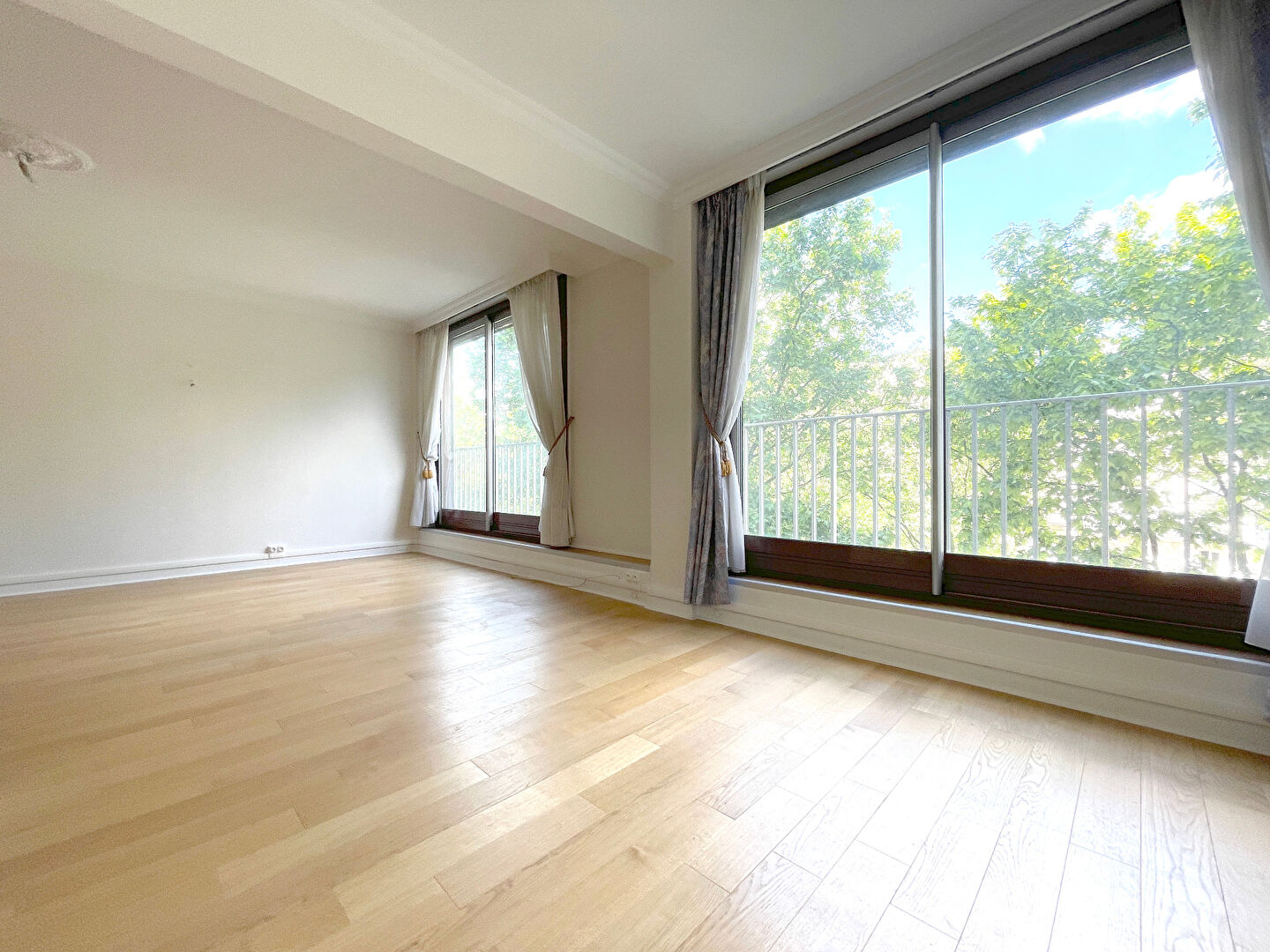 Appartement PARIS (75011) 4 pi&egrave;ces 84.31 m&sup2;