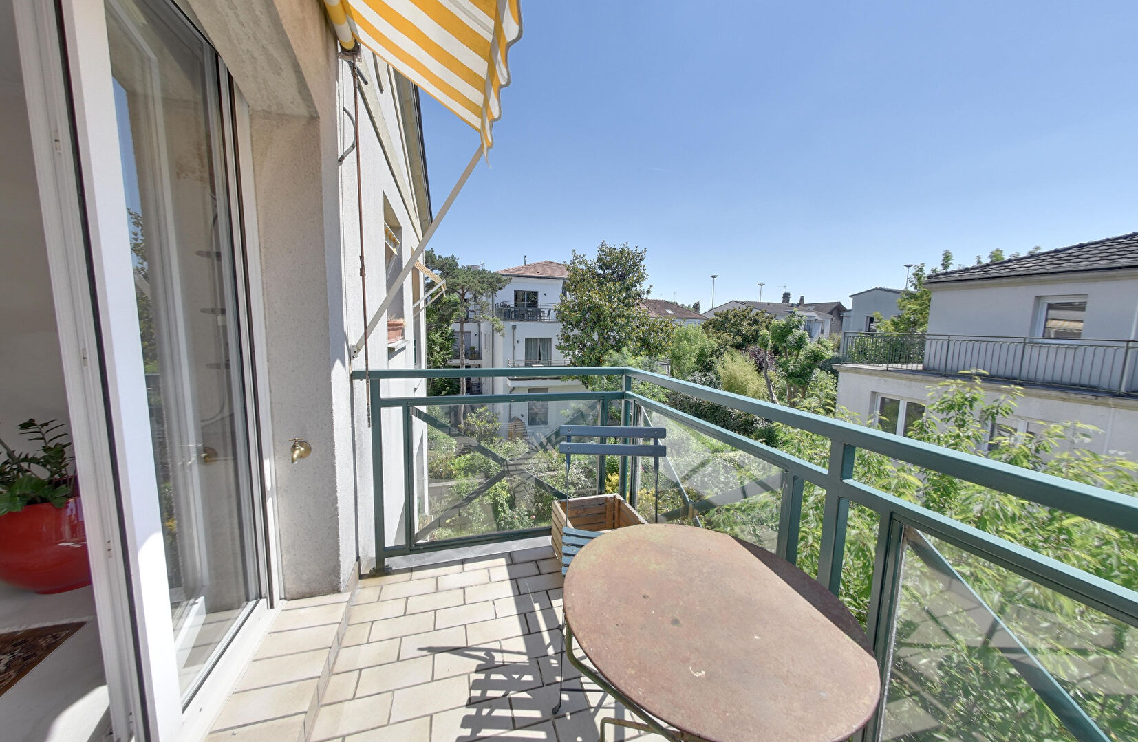 Nogent-sur-Marne (94) 609 000 € Appartement 4 pièces , 3 chambres 82.69 m² Avec balcon Voir le bien