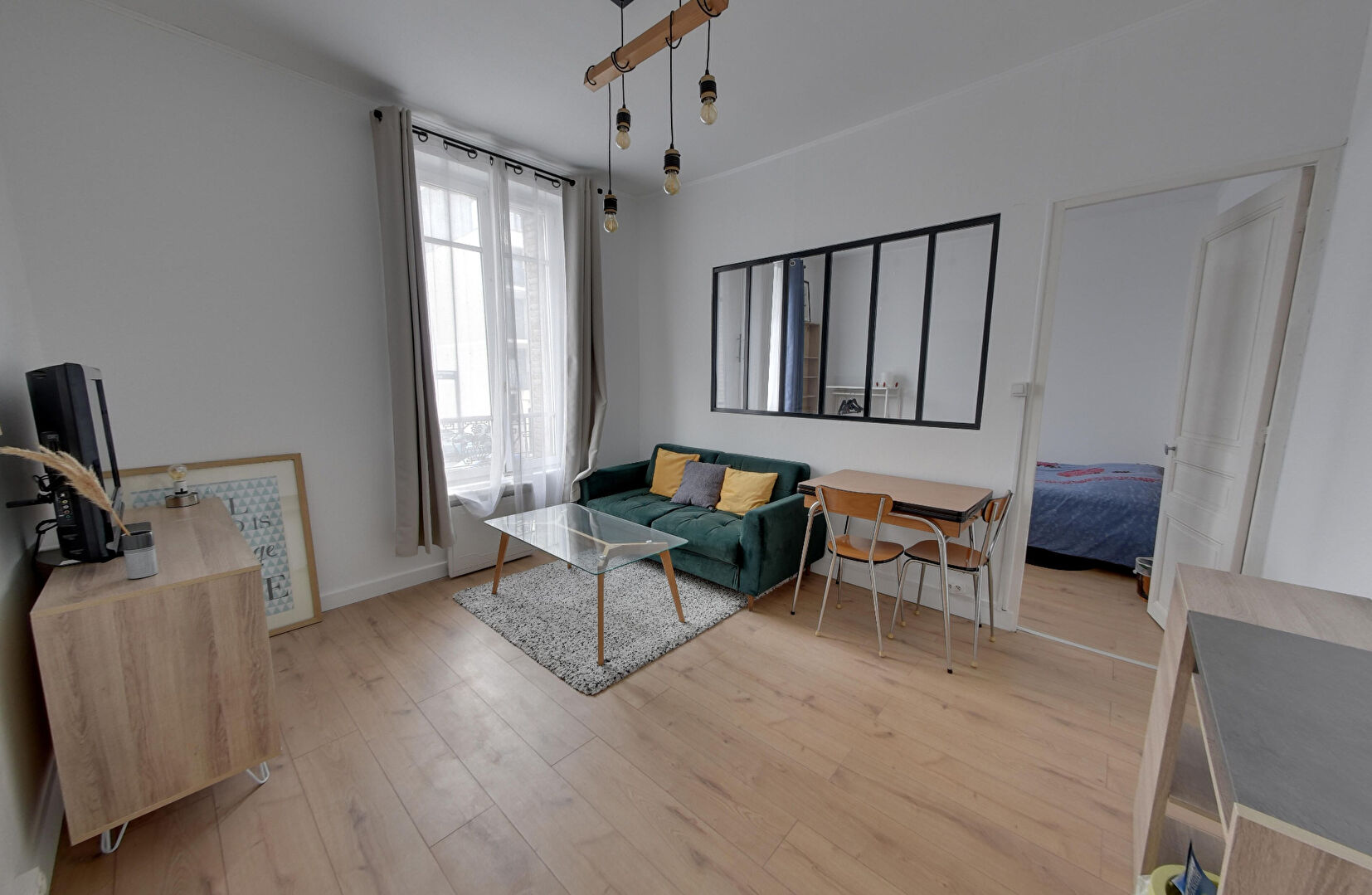 à 7 km de Ormesson-sur-Marne 895 € / mois cc Appartement 2 pièces , 1 chambre 30.36 m² Voir le bien