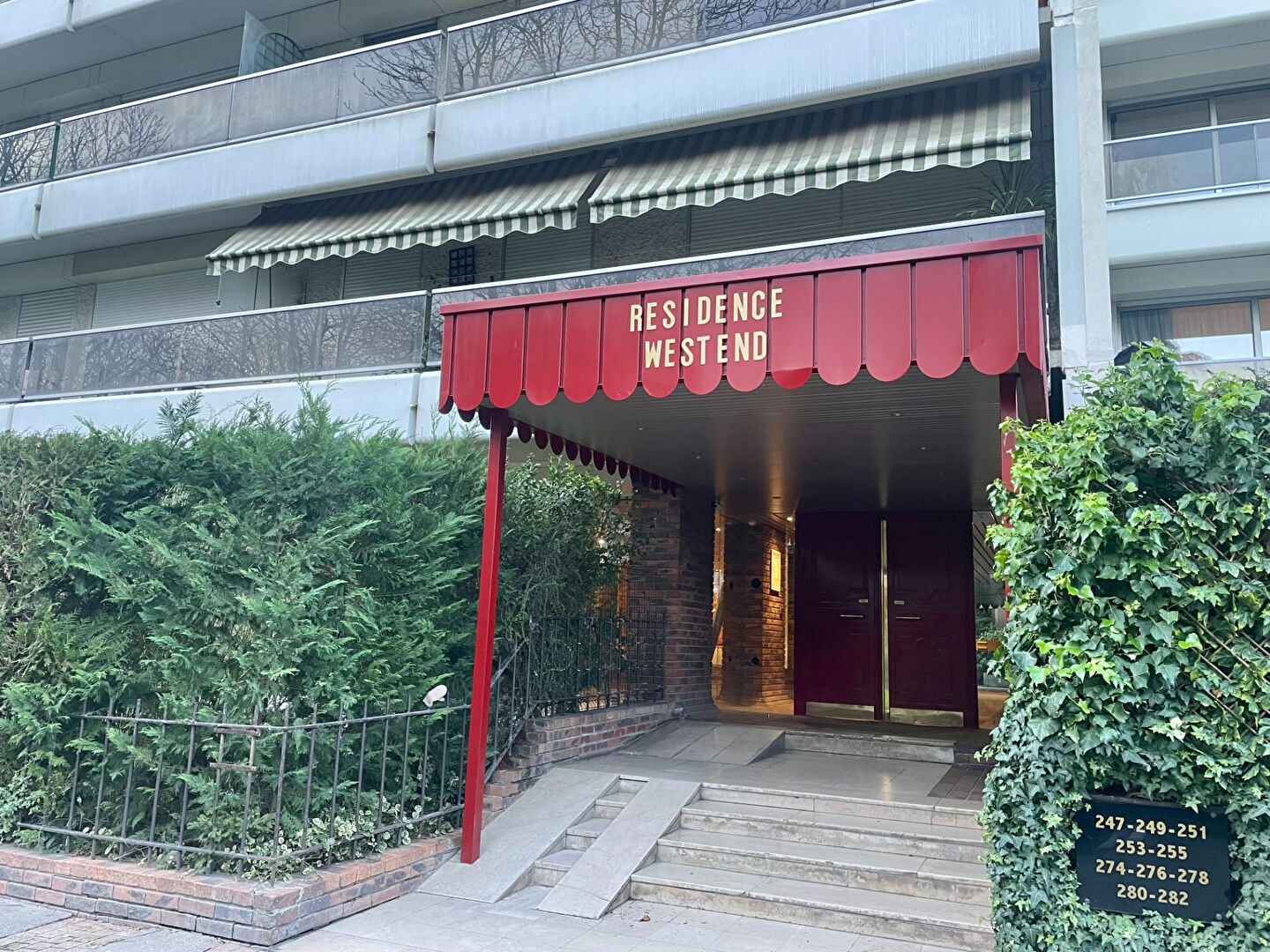 Boulogne-Billancourt (92) 1 081 € / mois cc Appartement 1 pièce , 1 chambre 33.71 m² Meublé Avec terrassegarage/box Voir le bien