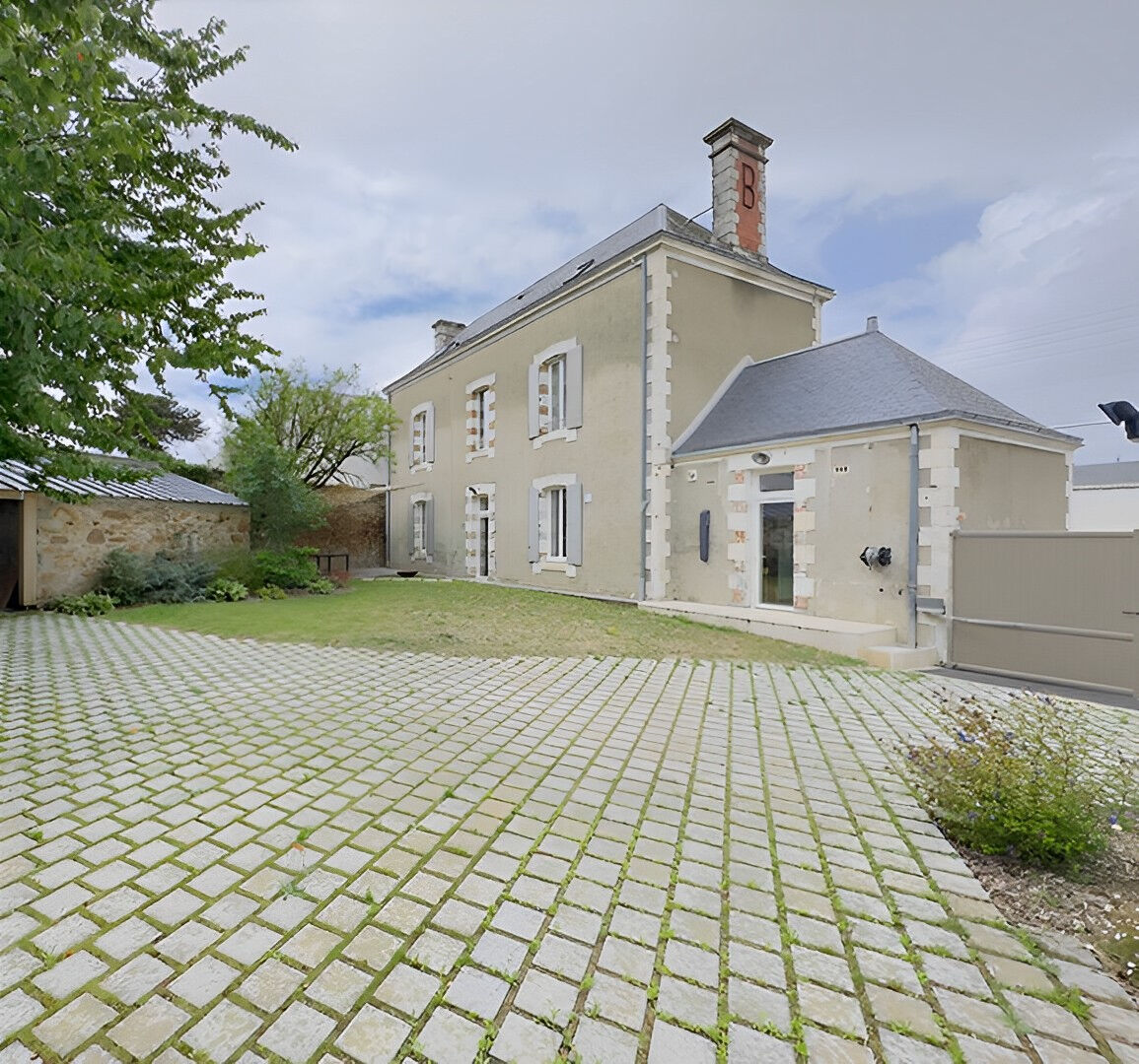 Acheter Bien Immobilier avec l'Adresse La RochesurYon Bourg sous la