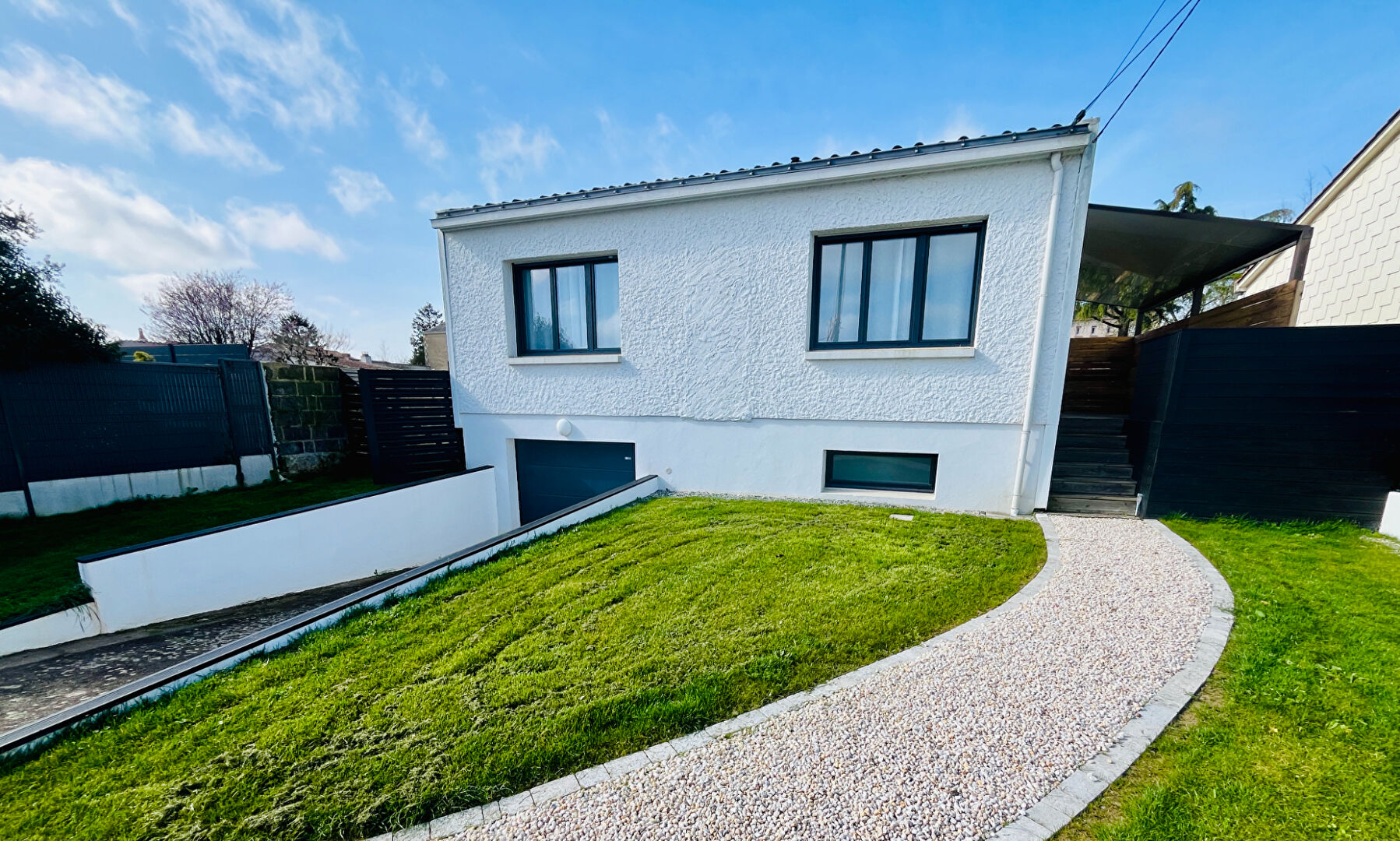 Maison LA ROCHE SUR YON (85000) 6 pi&egrave;ces 140.00 m&sup2;